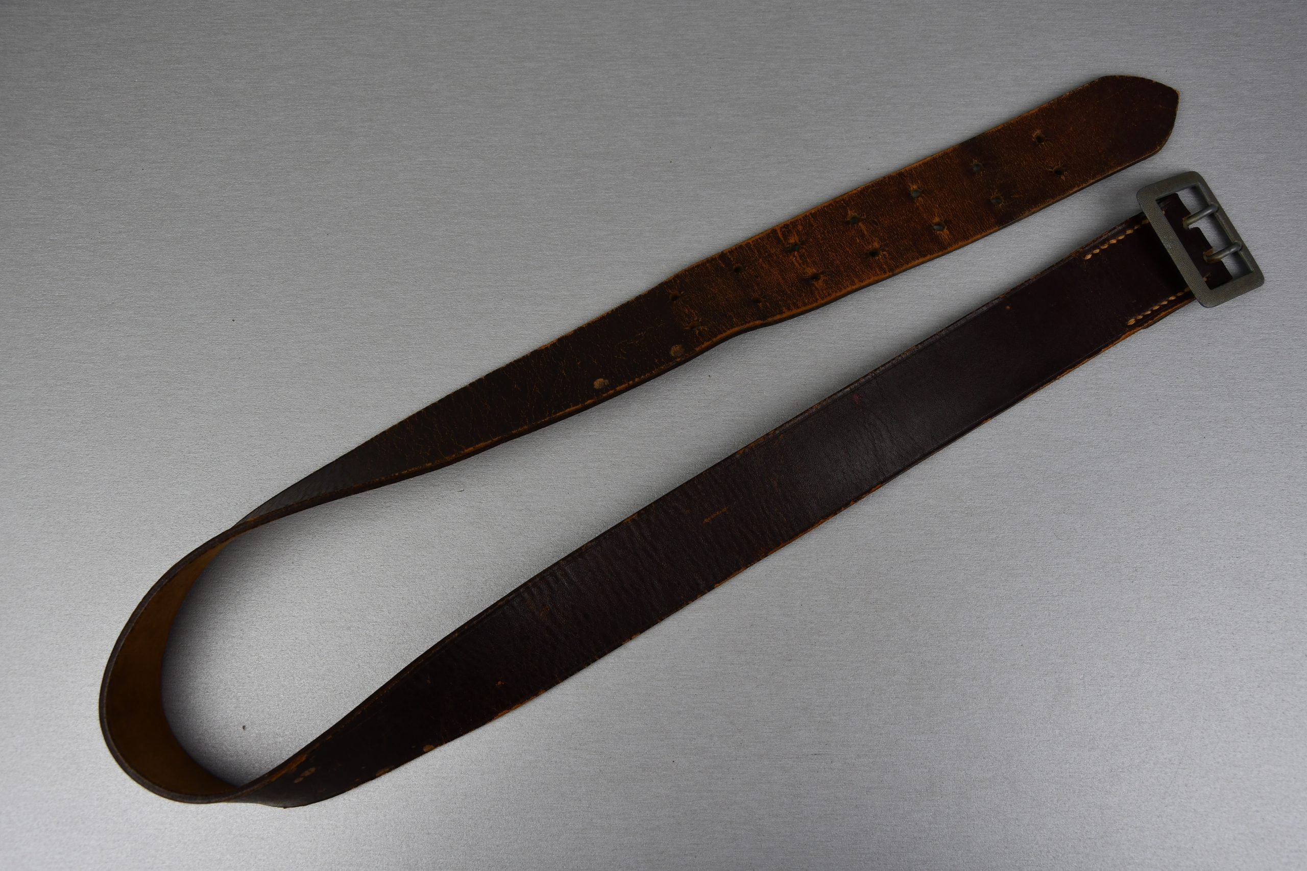 Red-Brown Leather Wehrmacht officer 'Zweidorn' double claw — image 3