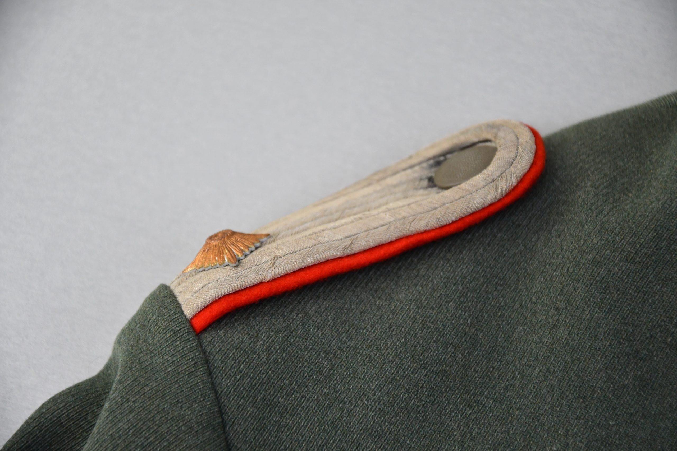 M36 army (Heer) officer Feldbluse for Oberleutnant — image 7