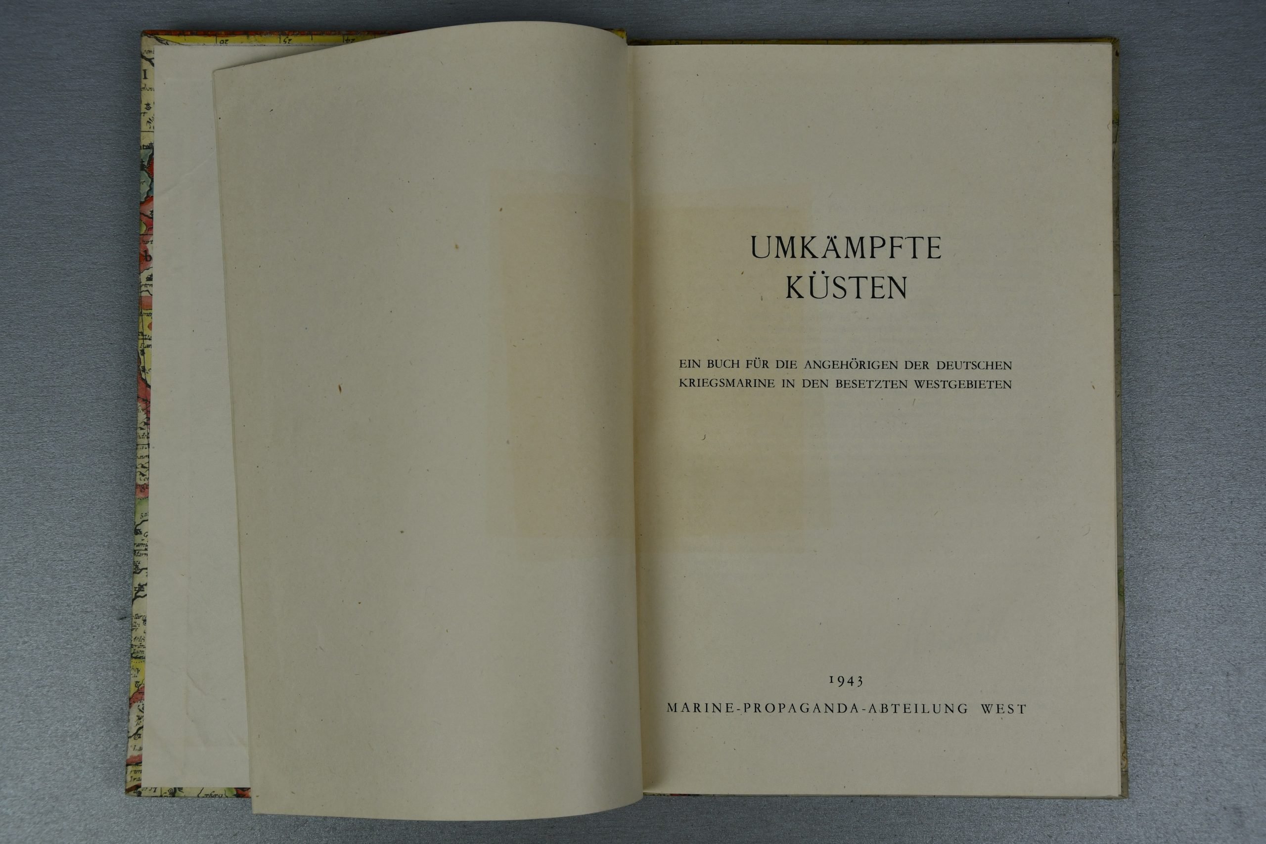 Hardcover book Umkämpfte Küsten, published in 1943 by the Marine-Propaganda-Abteilung West — image 2
