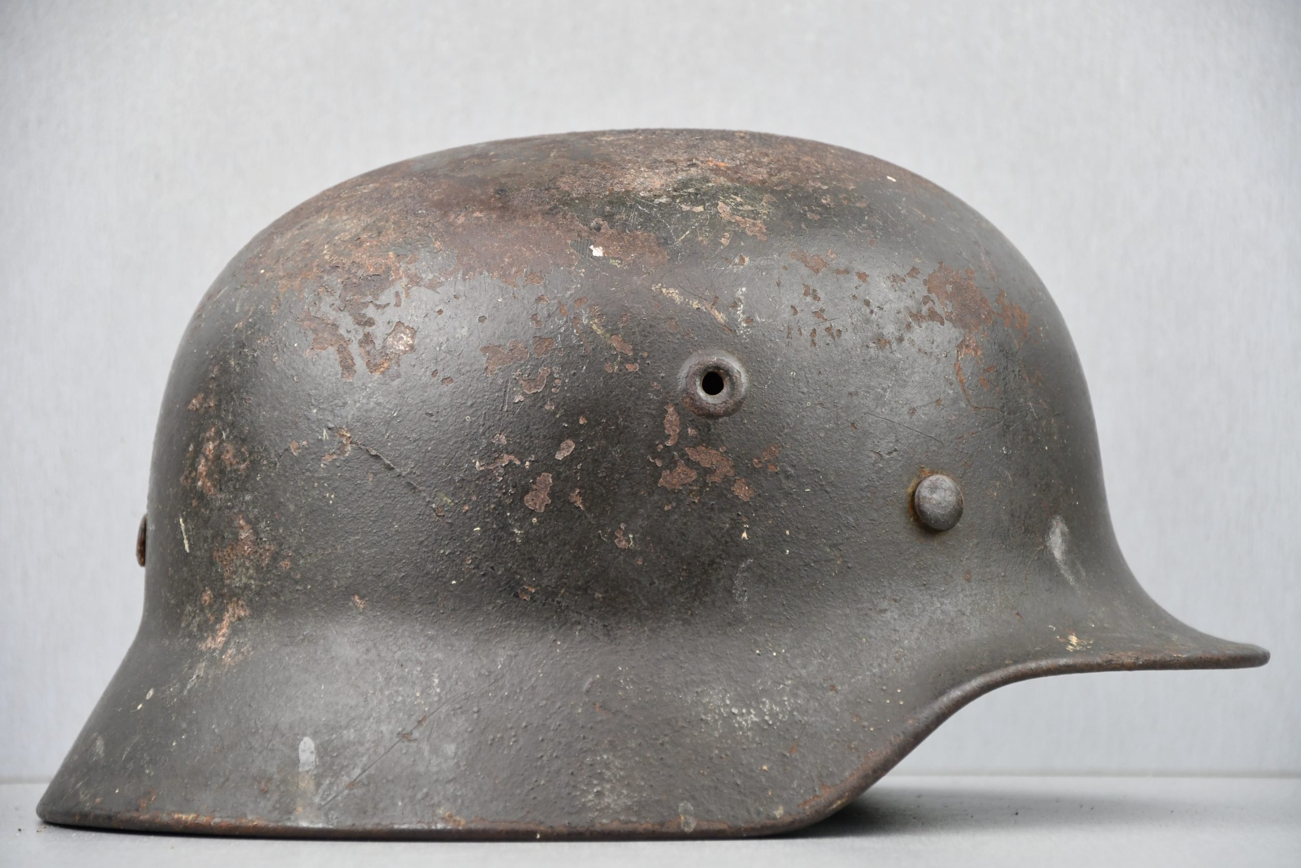 M40 Heer/Waffen-SS no decal steel helmet Q64 1943 — image 3