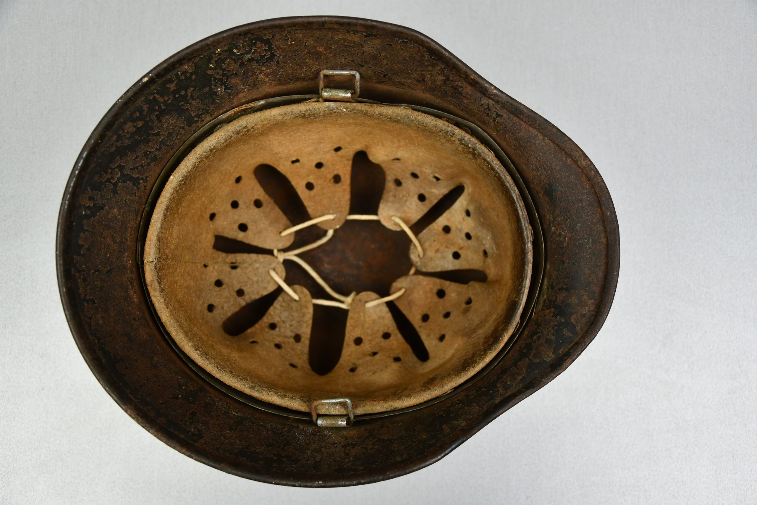 M40 Heer/Waffen-SS no decal steel helmet Q64 1943 — image 6