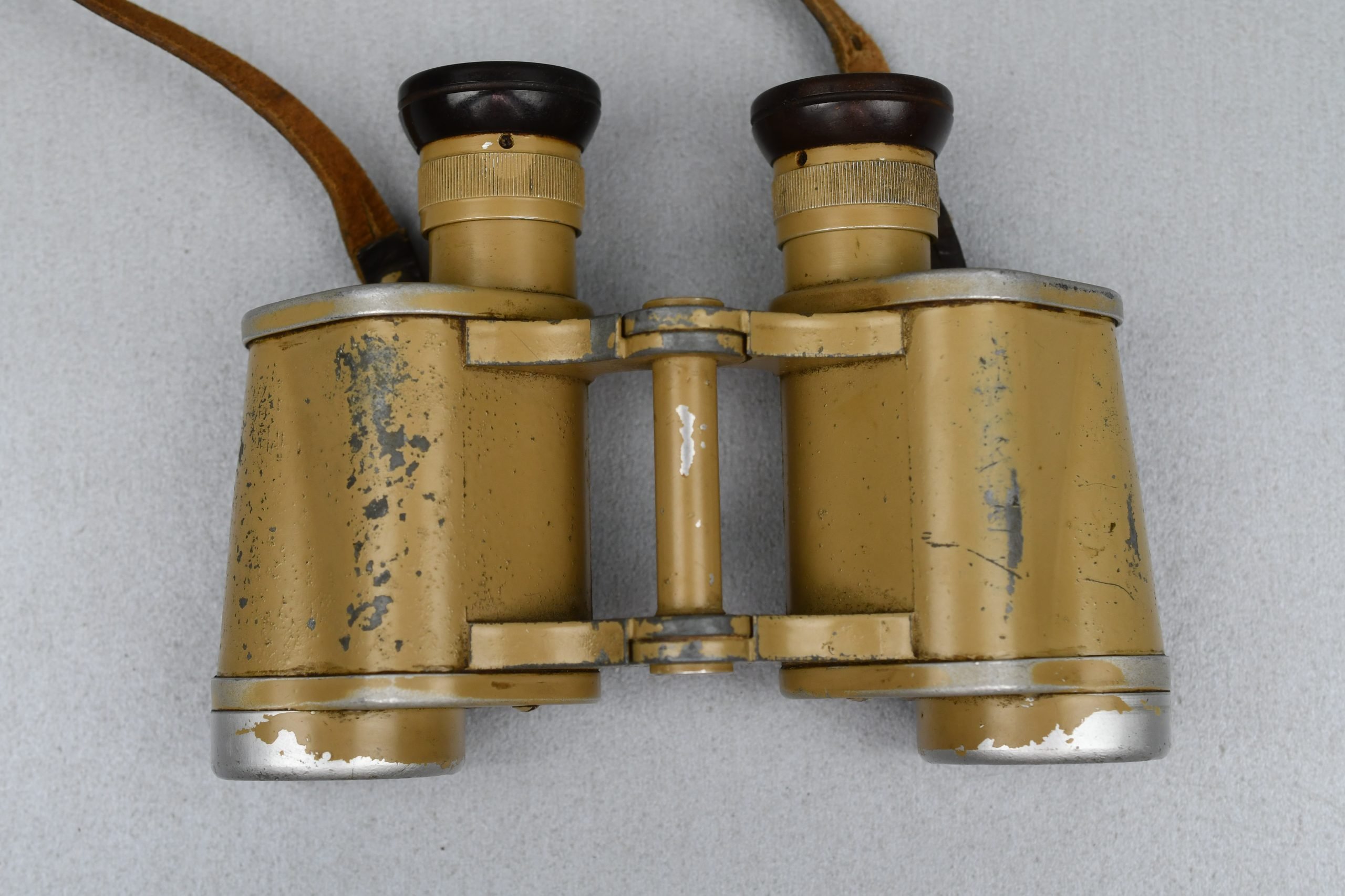 Tan colored binoculars 'Dienstglas' 6×30 by ddx — image 3