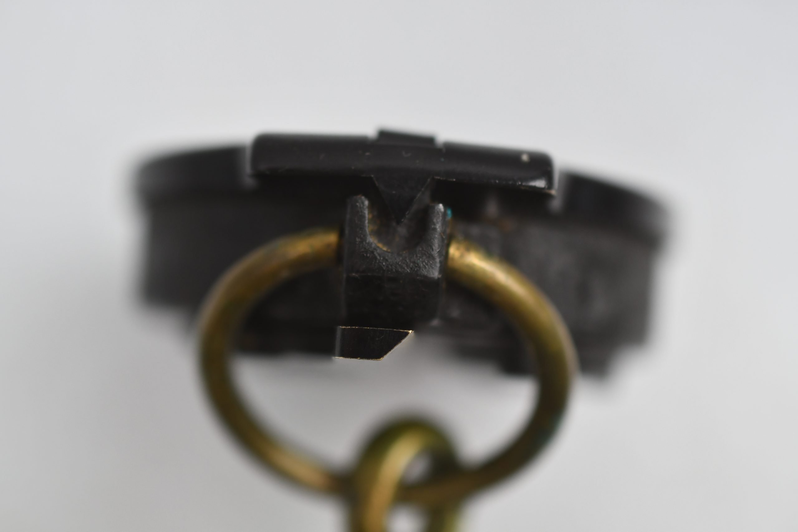 Wehrmacht standard field compass 'Marschkompaß' by MK with matching strap — image 11