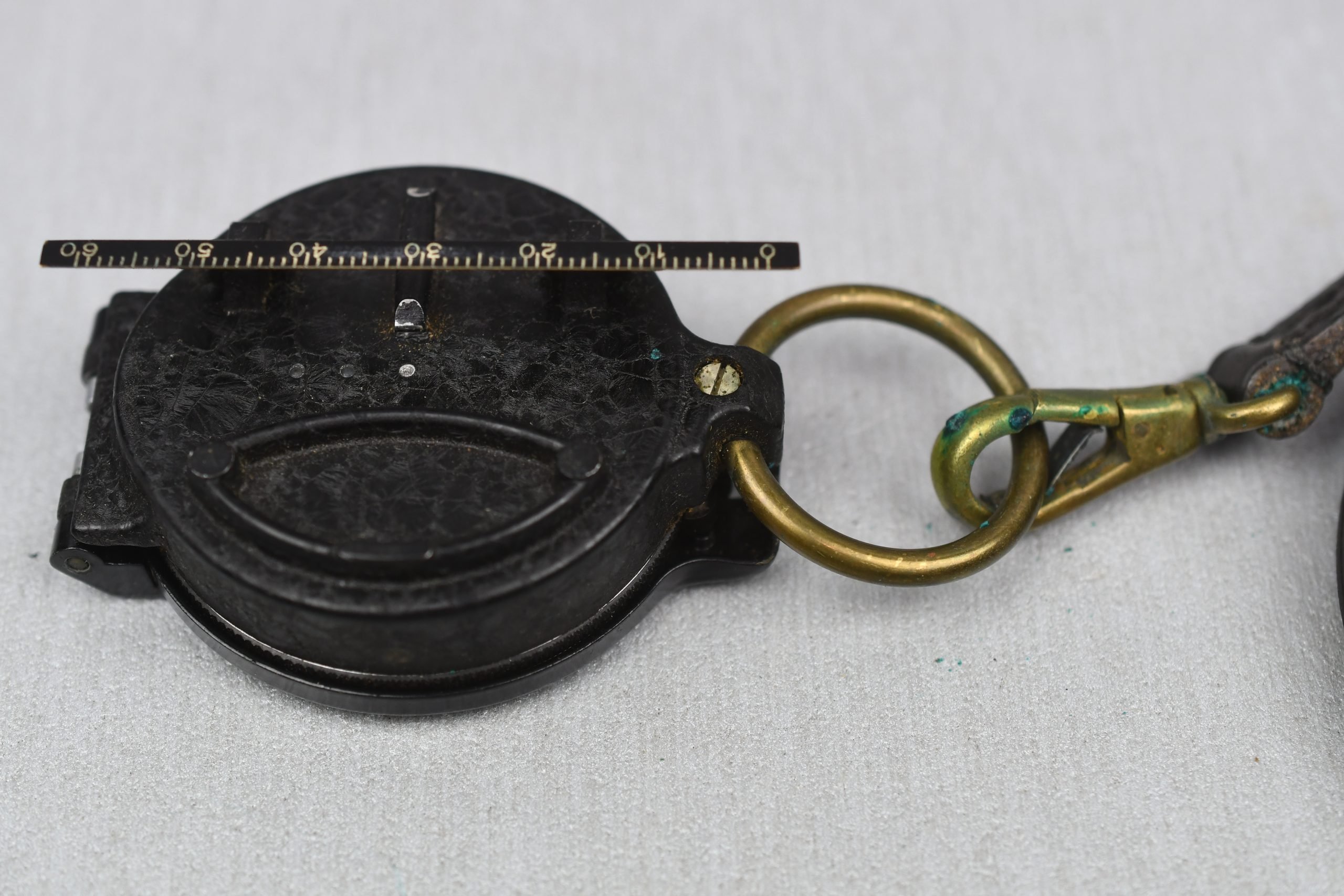 Wehrmacht standard field compass 'Marschkompaß' by MK with matching strap — image 6
