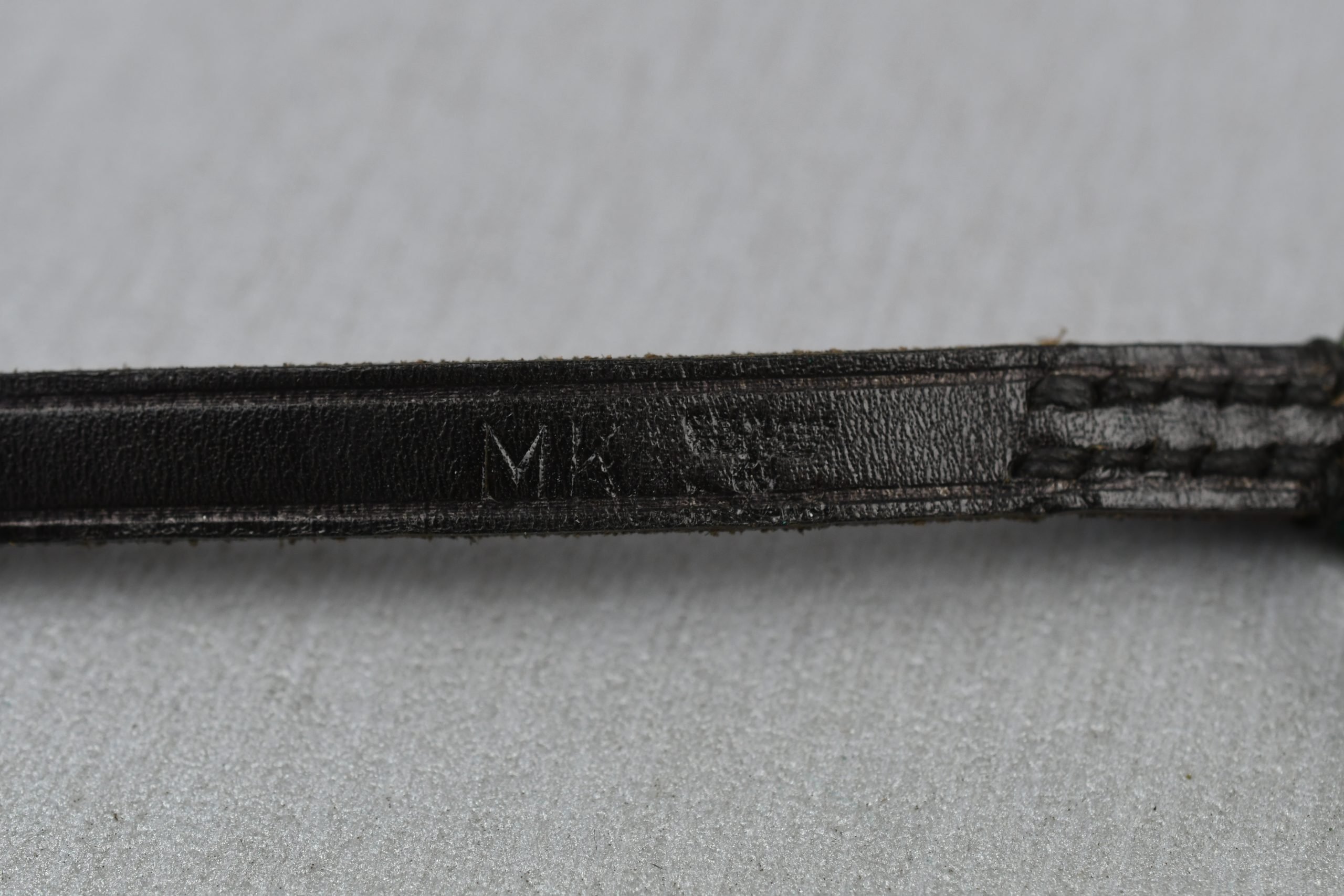 Wehrmacht standard field compass 'Marschkompaß' by MK with matching strap — image 9