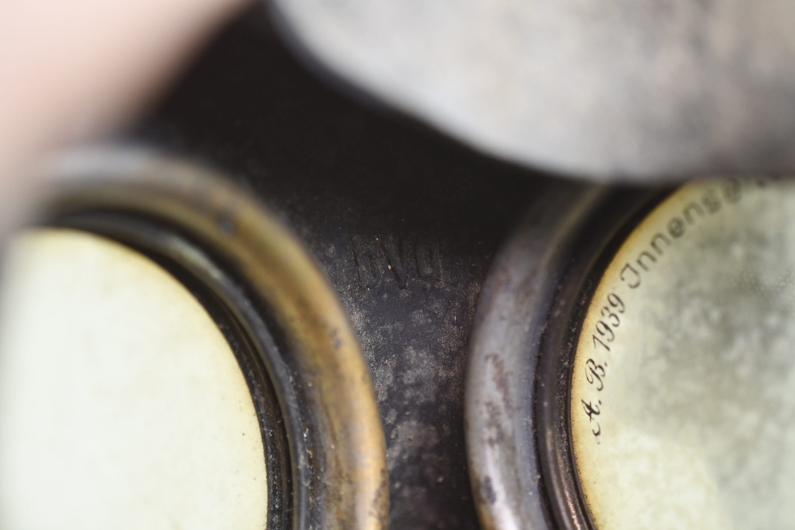 Wehrmacht M31 gas mask with canister 1944 — image 6