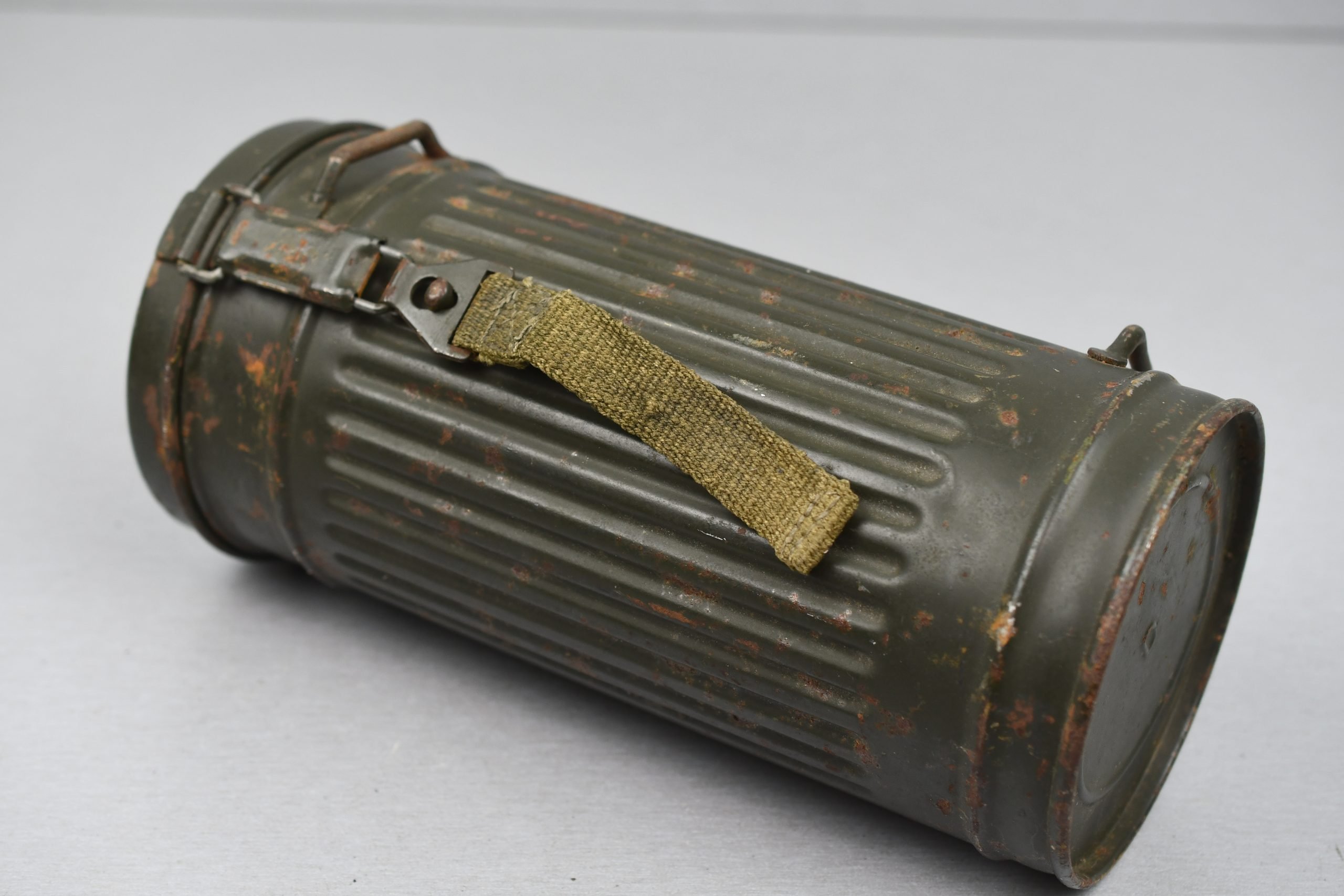 Wehrmacht M31 gas mask with canister 1944 — image 7