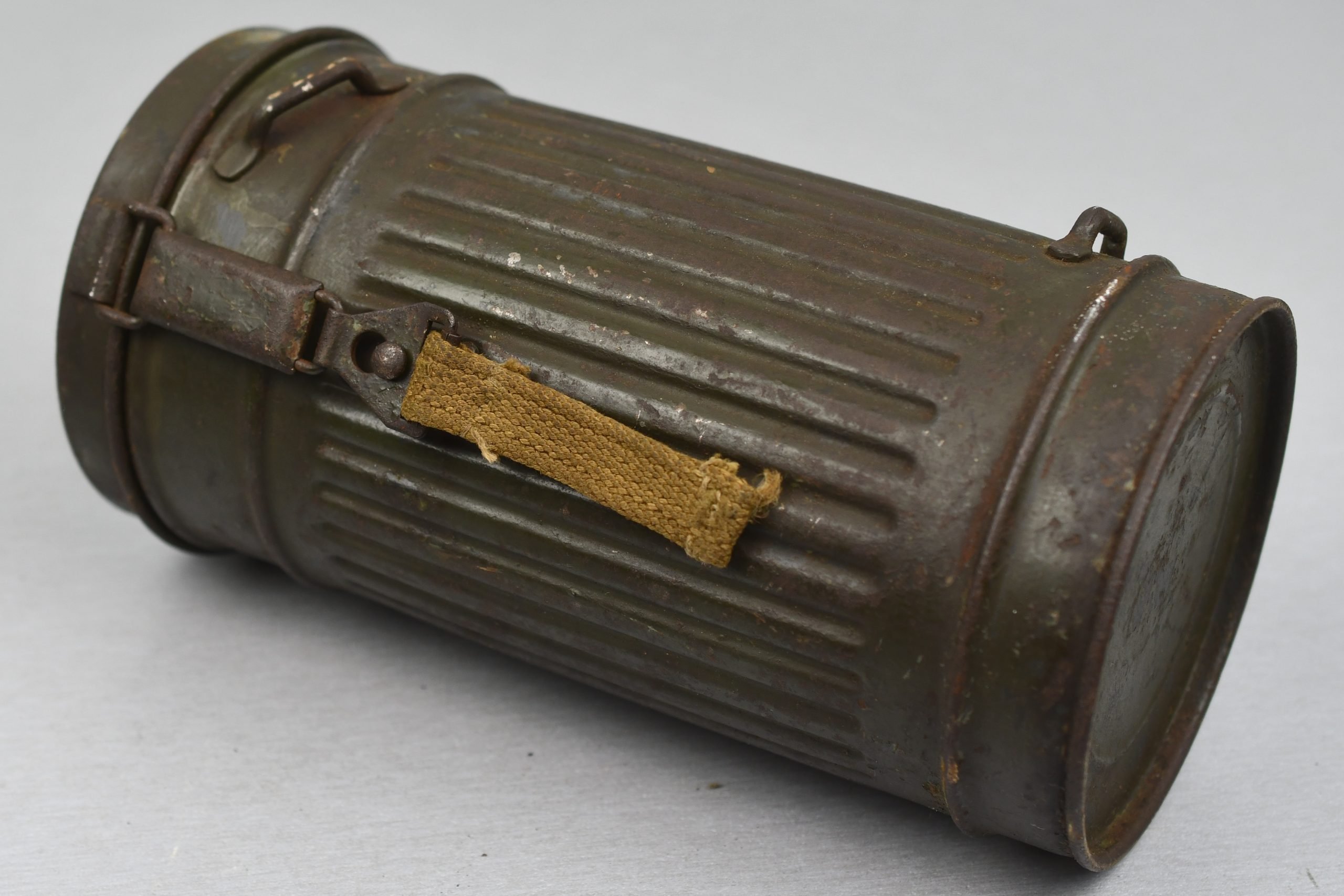 Wehrmacht M31 gas mask with reissued short canister 1937 — image 10