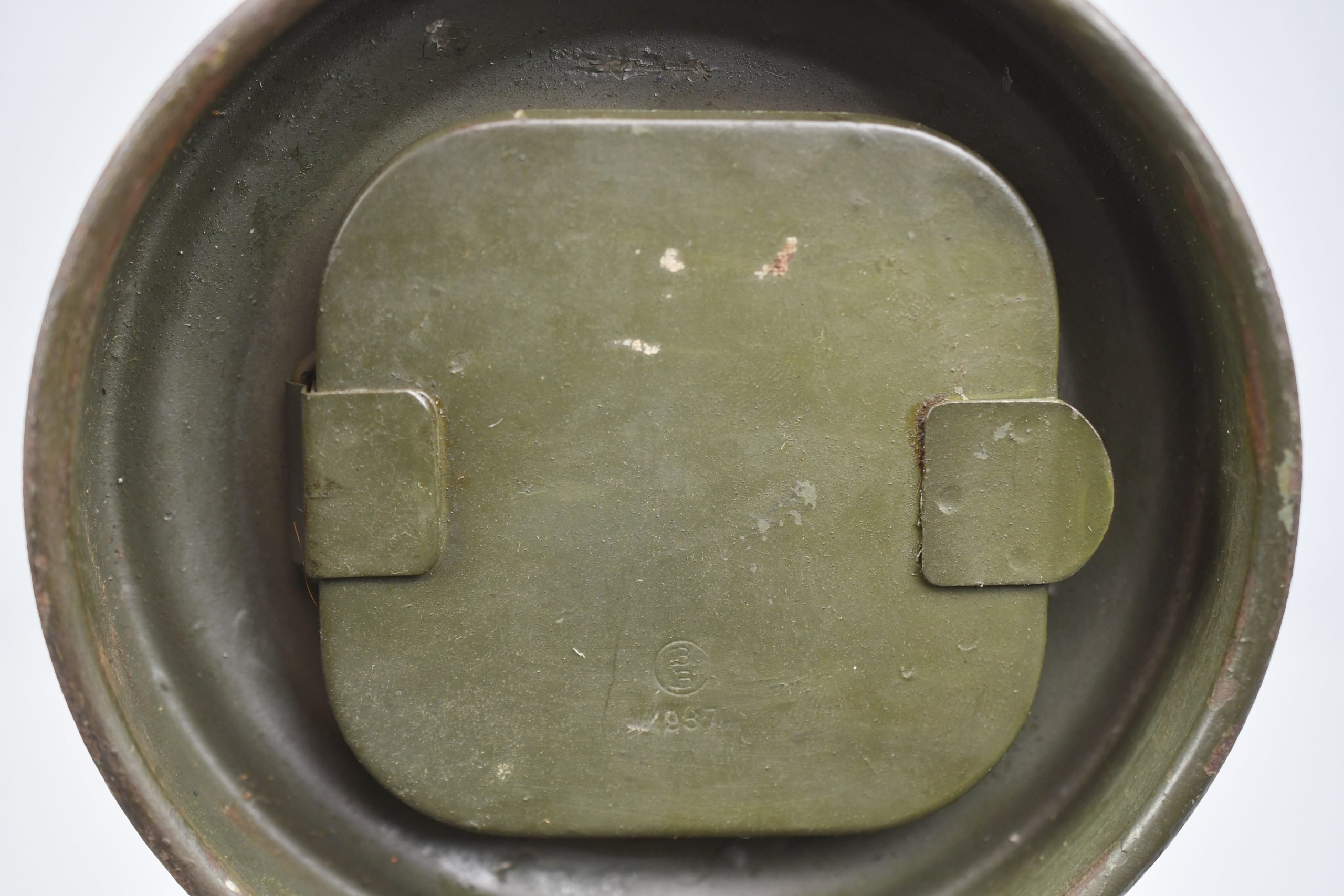 Wehrmacht M31 gas mask with reissued short canister 1937 — image 17