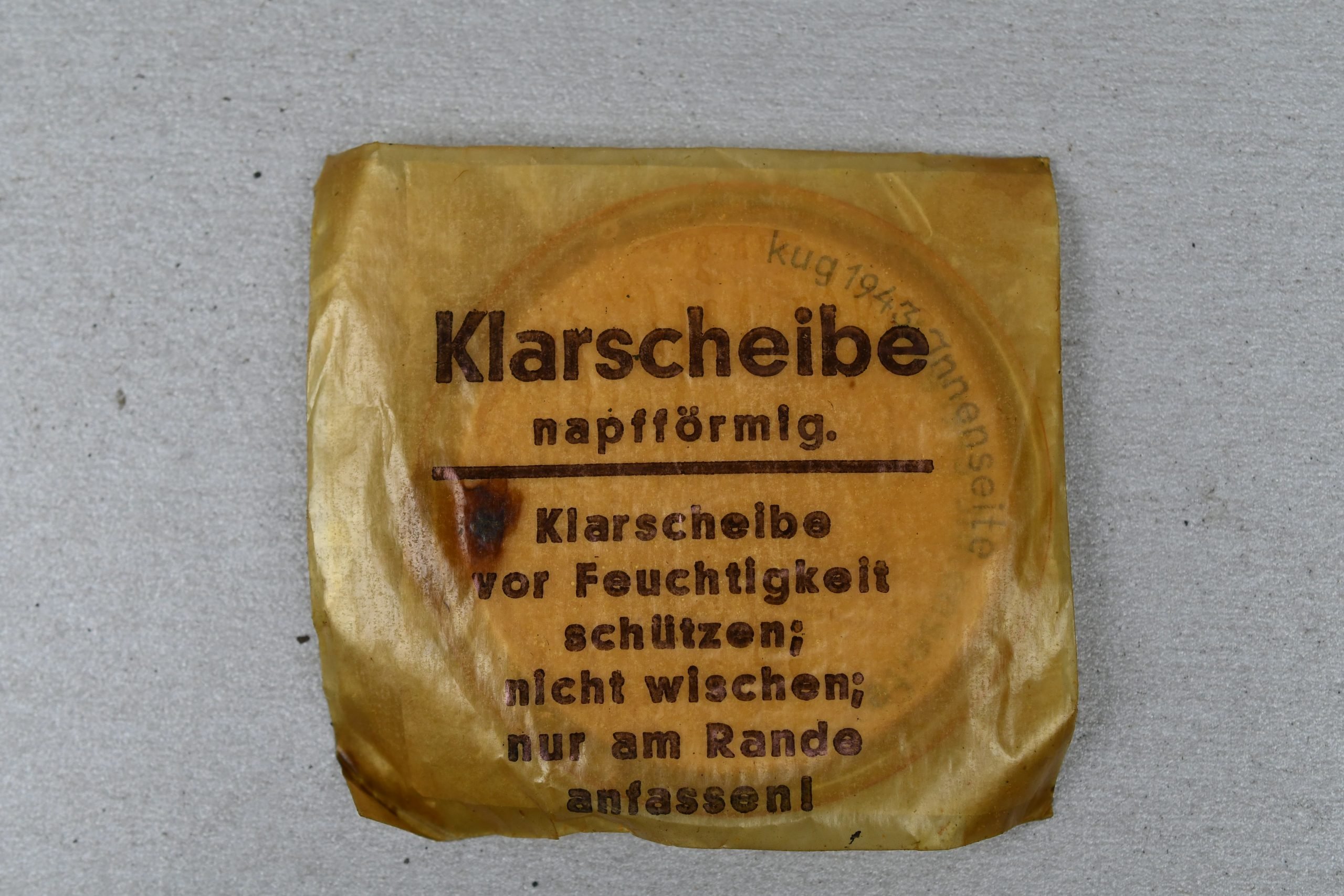 Wehrmacht M31 gas mask with reissued short canister 1937 — image 8