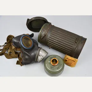 Wehrmacht M31 gas mask with reissued short canister 1937