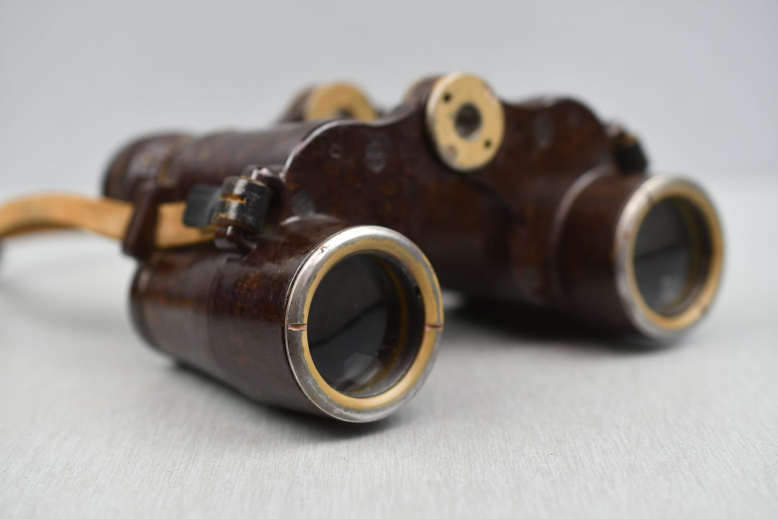 RARE Wehrmacht bakelite 6×30 binoculars 'Dienstglast' by CNX — image 5