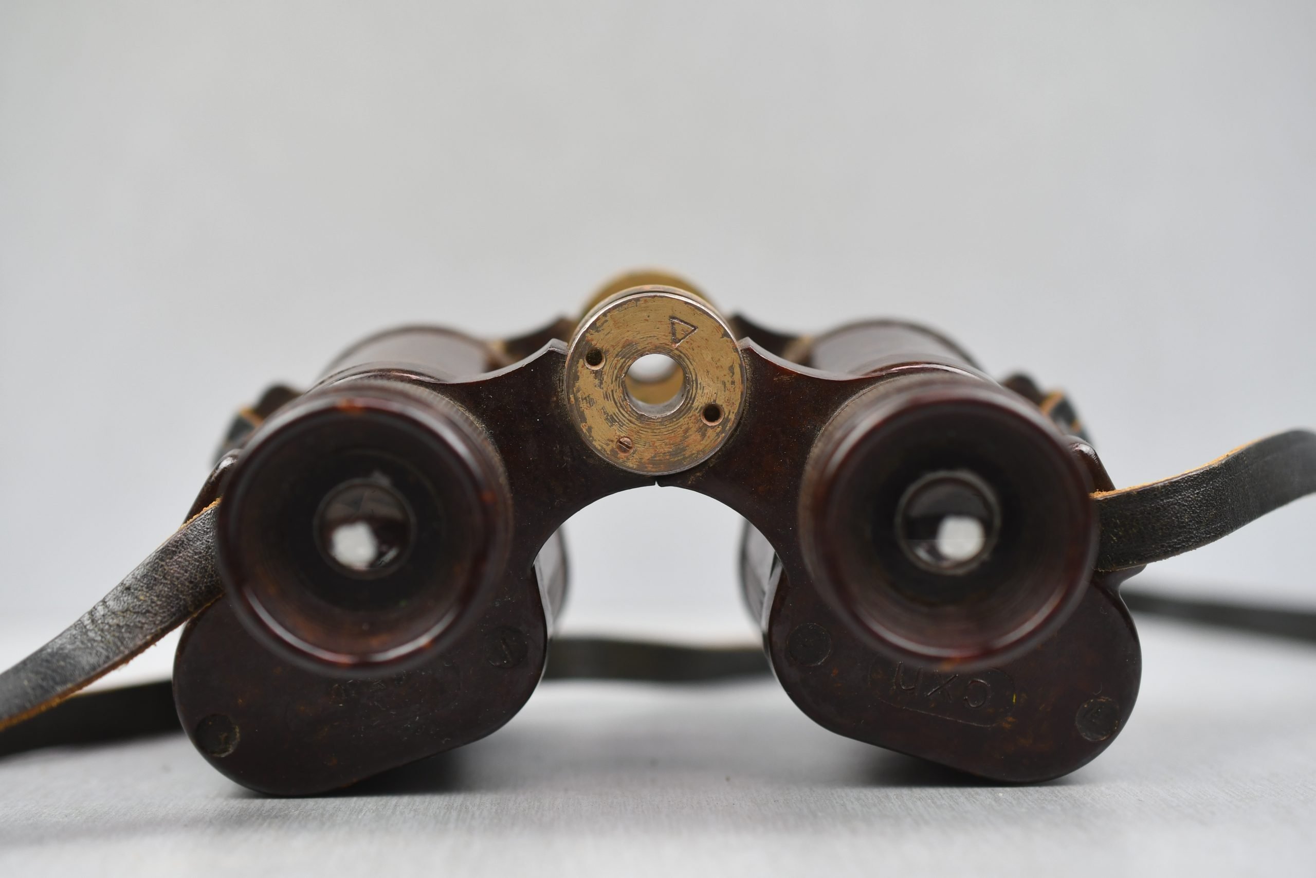 RARE Wehrmacht bakelite 6×30 binoculars 'Dienstglast' by CNX — image 9