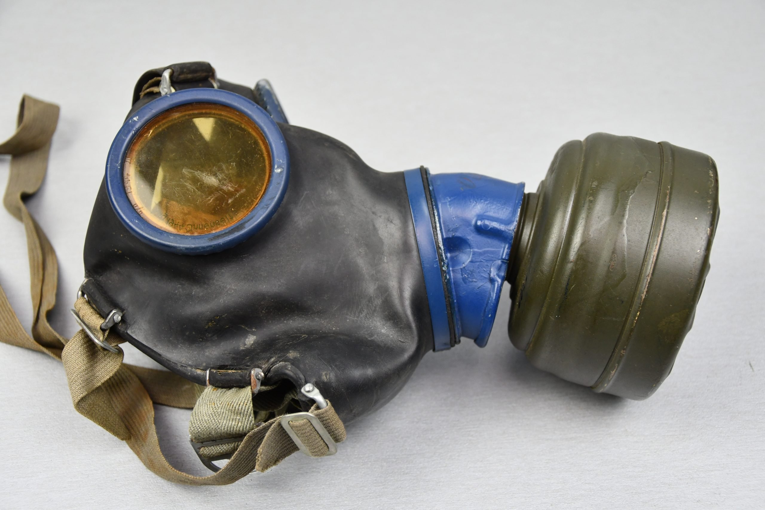 M31 Luftwaffe gas mask with two tone camouflage canister unit marked Flak-Abteilung 441 'Caen' Normandy 1944′ — image 2