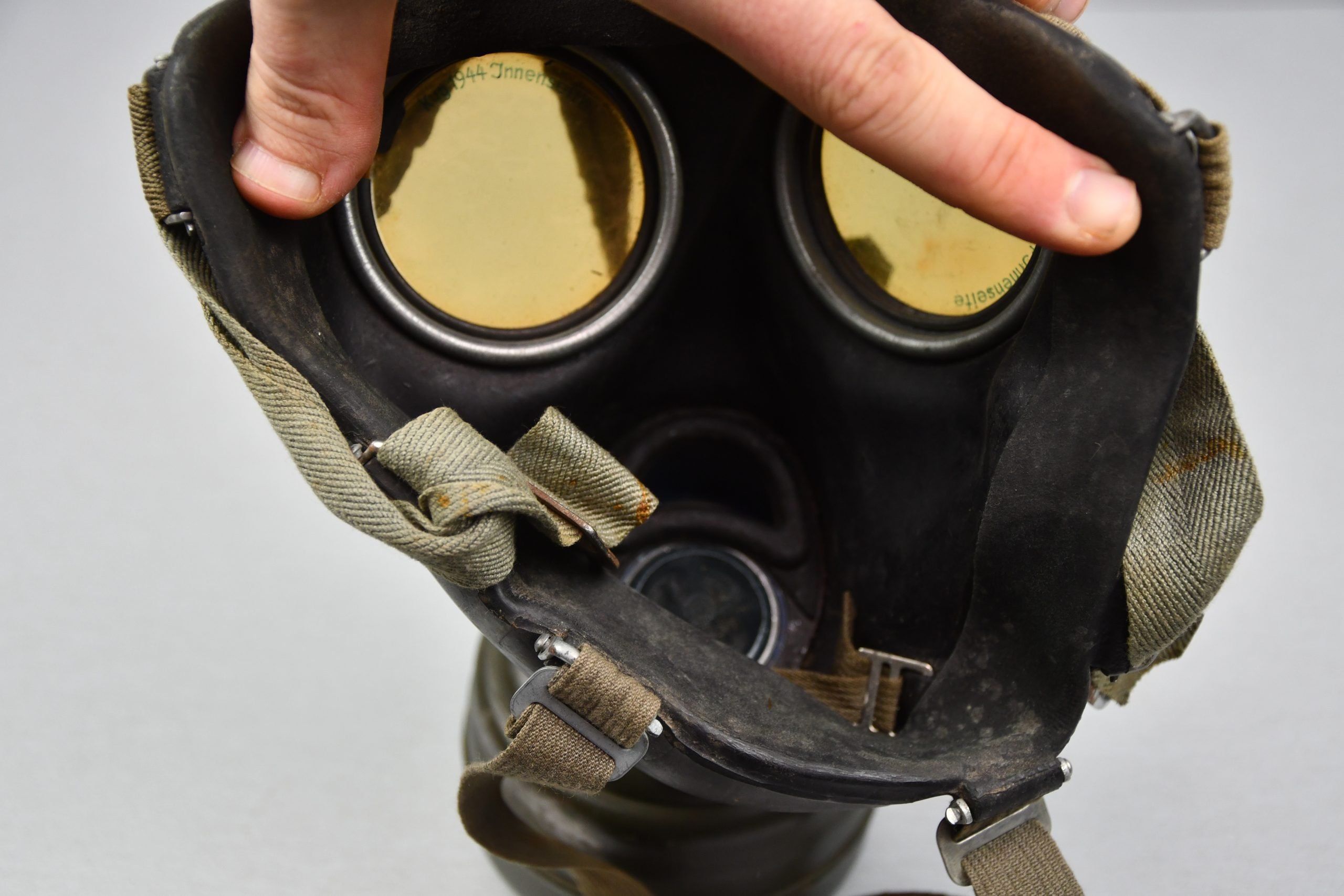 M31 Luftwaffe gas mask with two tone camouflage canister unit marked Flak-Abteilung 441 'Caen' Normandy 1944′ — image 5