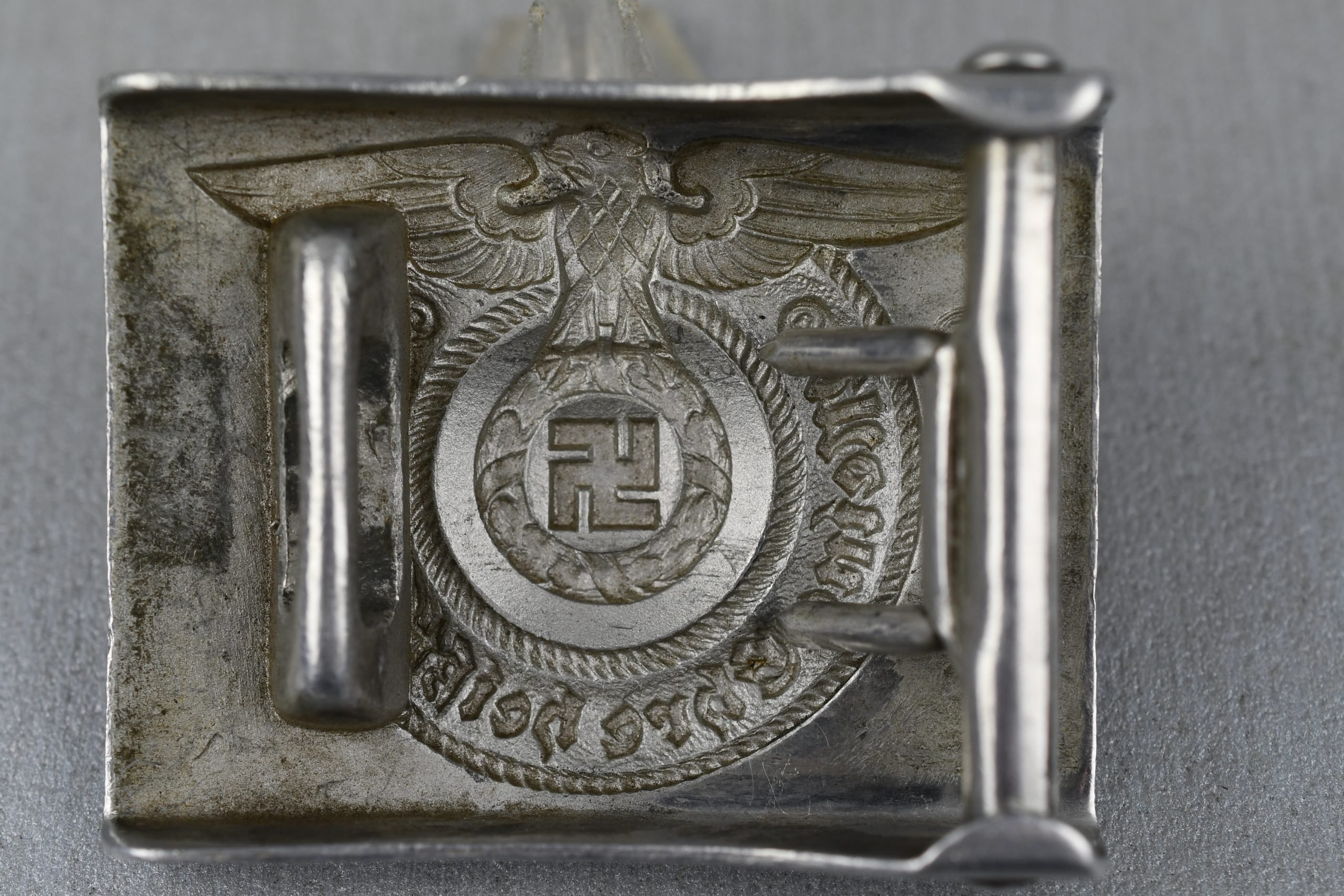 Waffen-SS aluminum belt buckle by SS 36/40 RZM 'Overhoff & Cie'with SS marked belt — image 10