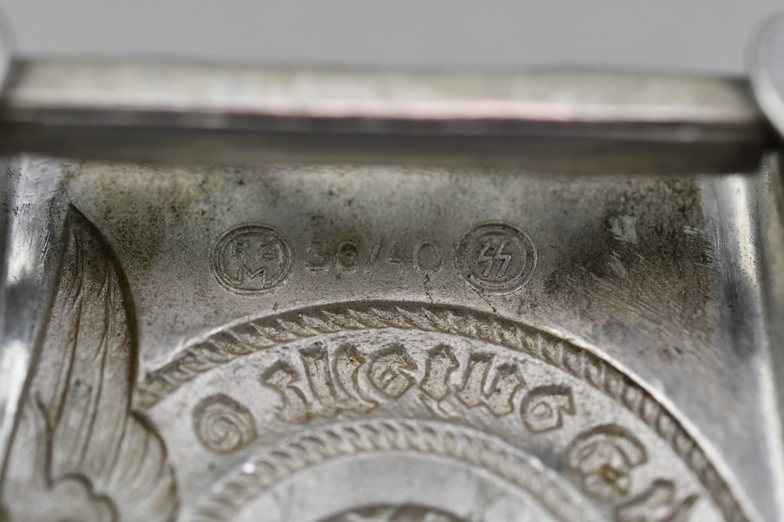 Waffen-SS aluminum belt buckle by SS 36/40 RZM 'Overhoff & Cie'with SS marked belt — image 11