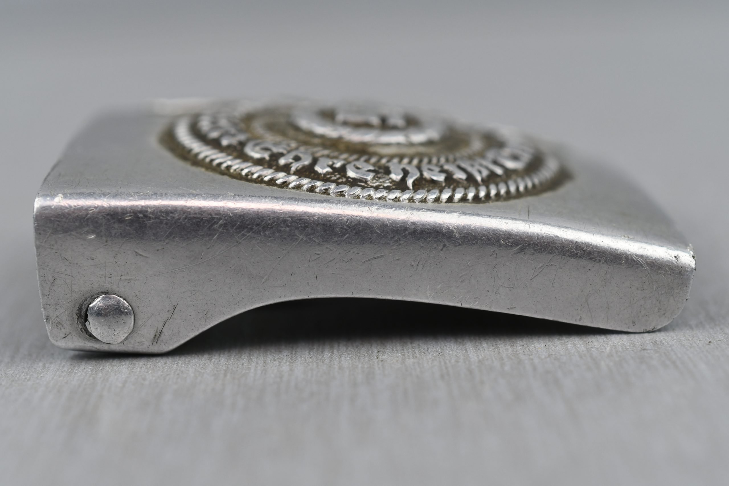 Waffen-SS aluminum belt buckle by SS 36/40 RZM 'Overhoff & Cie'with SS marked belt — image 12