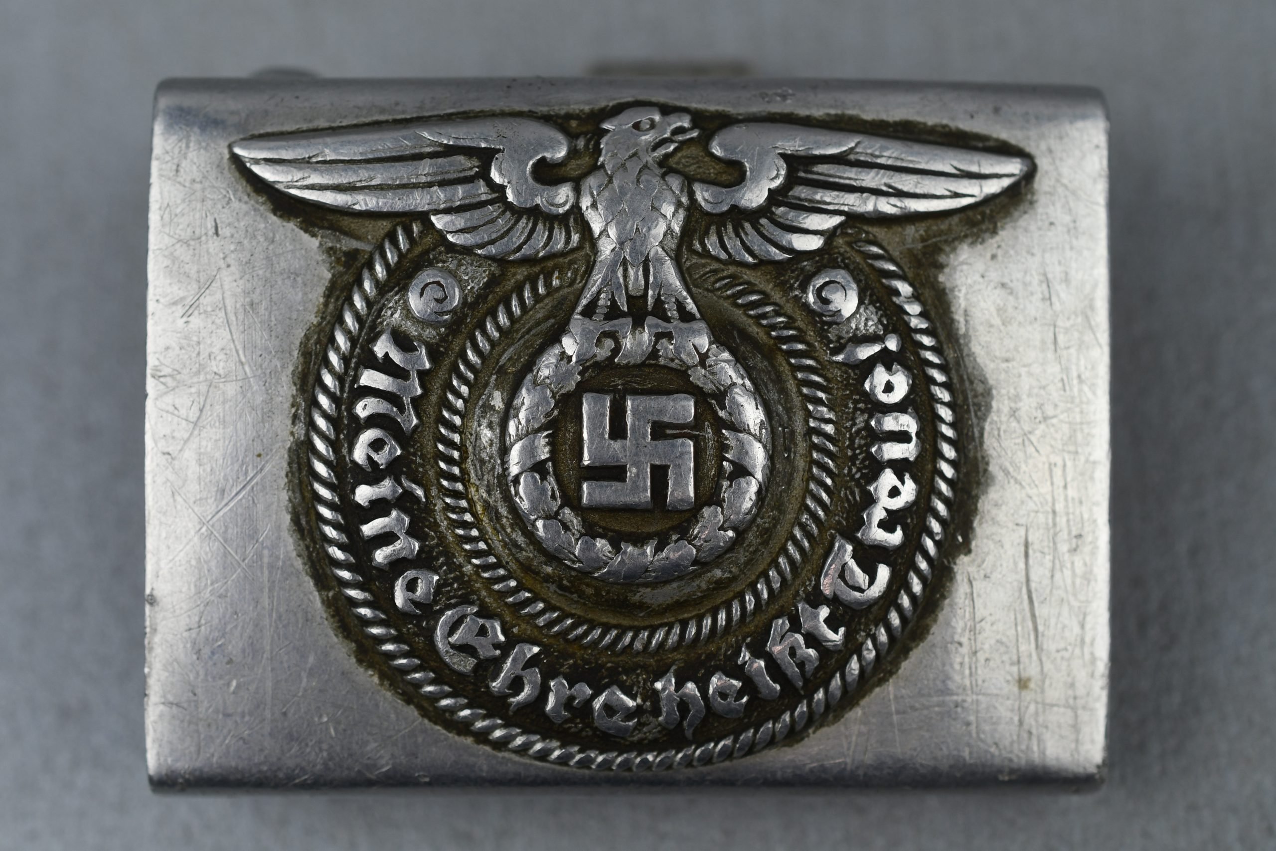 Waffen-SS aluminum belt buckle by SS 36/40 RZM 'Overhoff & Cie'with SS marked belt — image 9