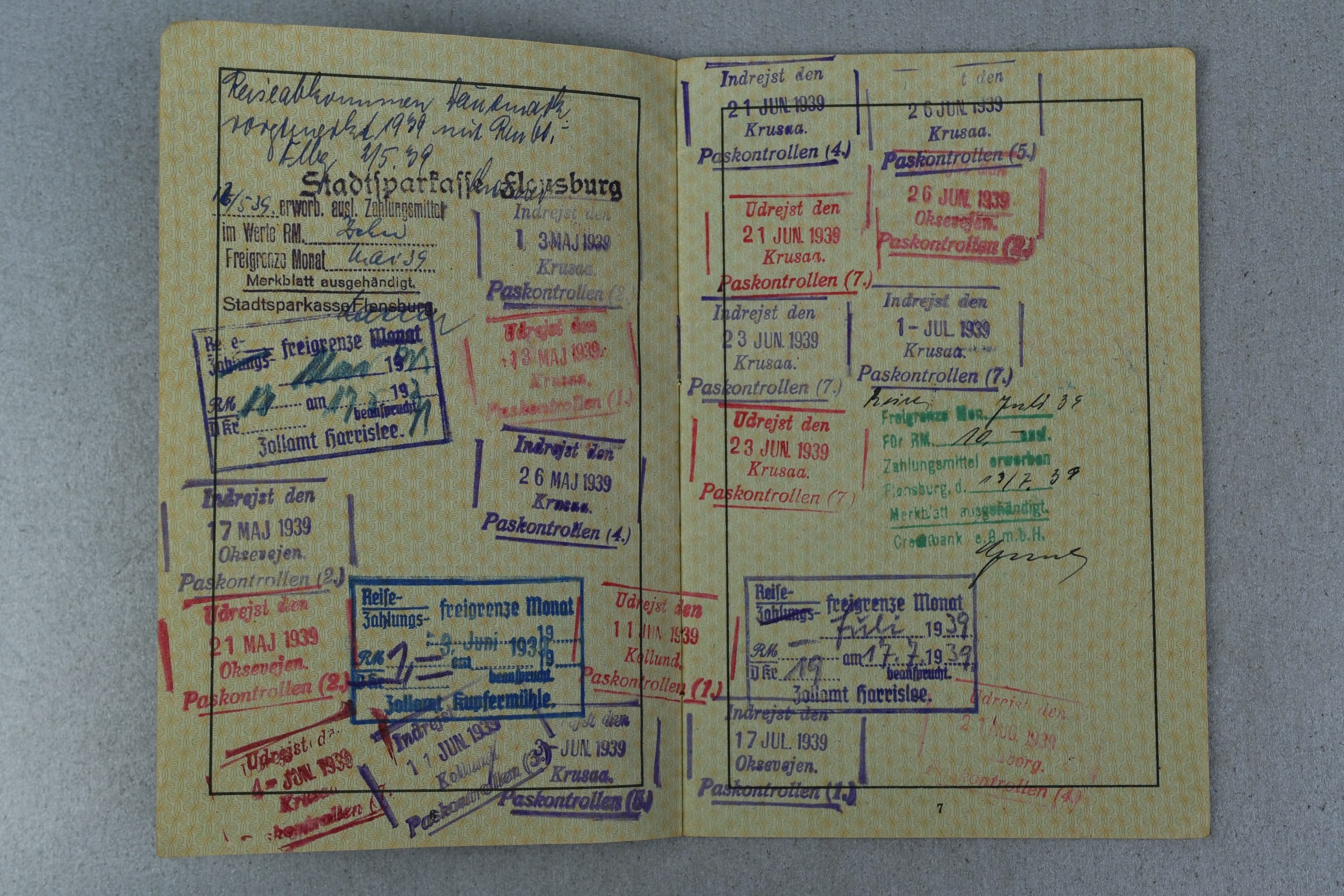 Deutsches Reich Reisepass – Flensburg Issued 1939 – Multiple Denmark Border Crossings — image 5