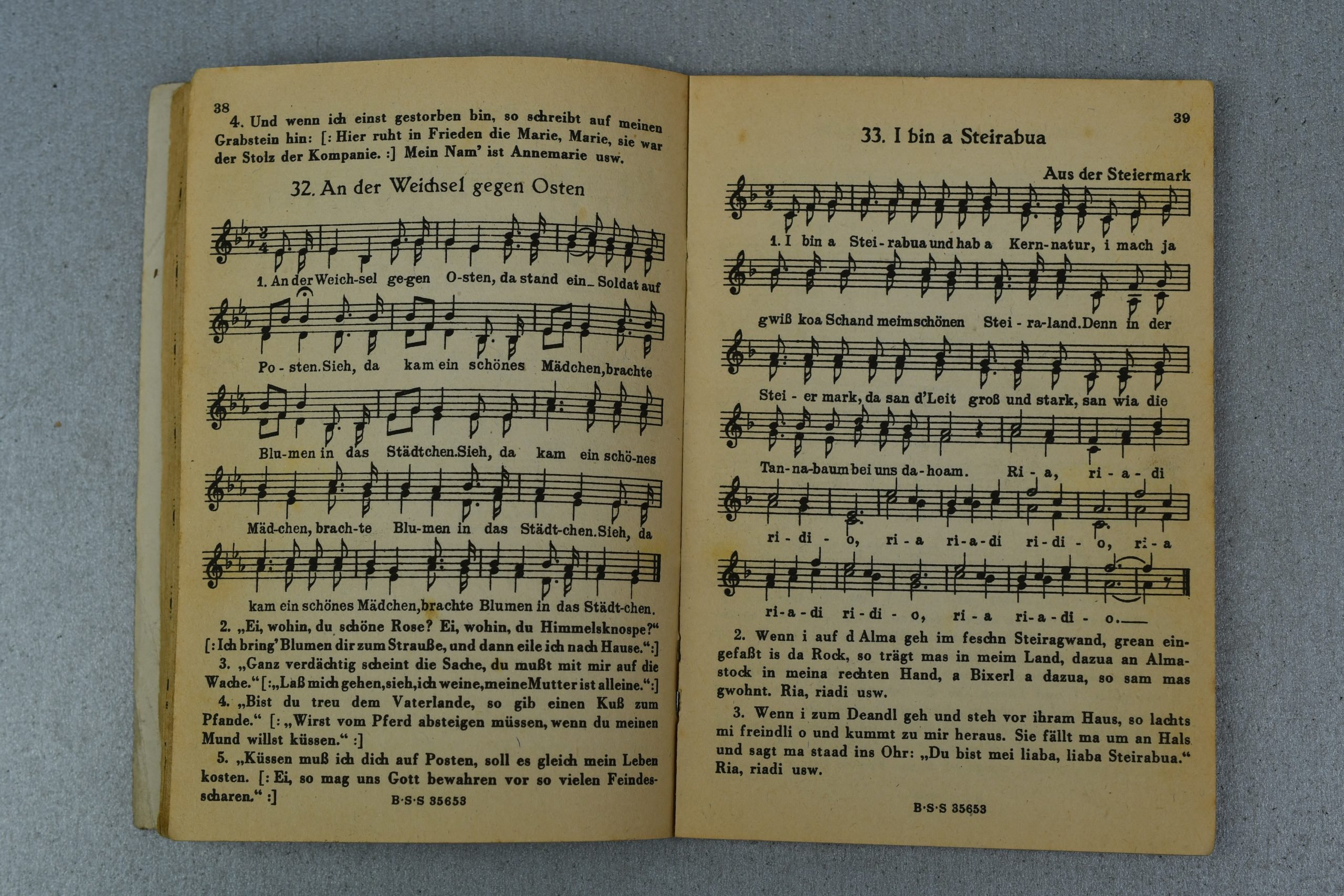 German Wehrmacht Song Book 'Das Neue Soldaten-Liederbuch' — image 4