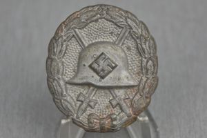 First pattern silver wound badge by GWL