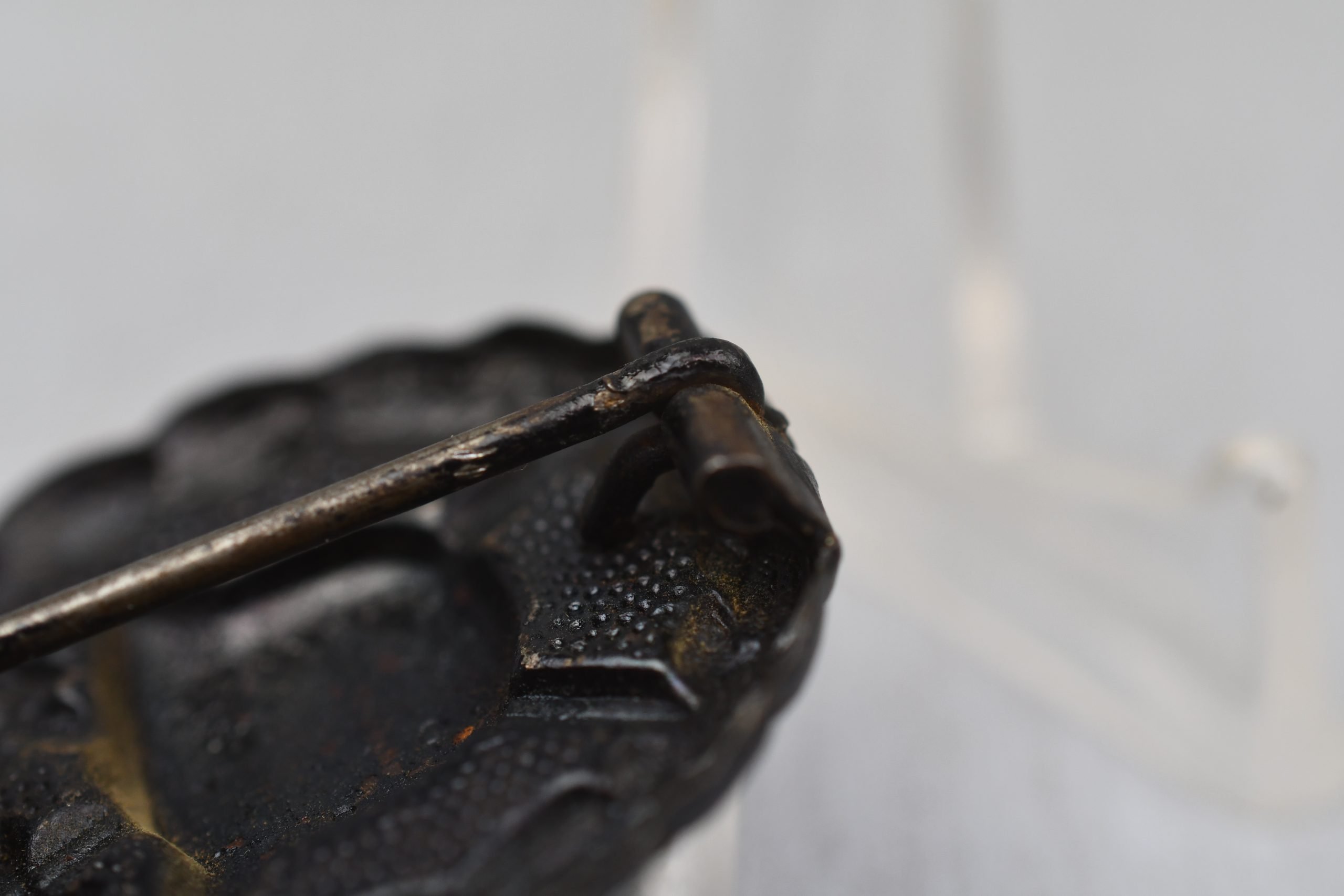 German WW1 black wound badge 'DRGM' marked — image 4