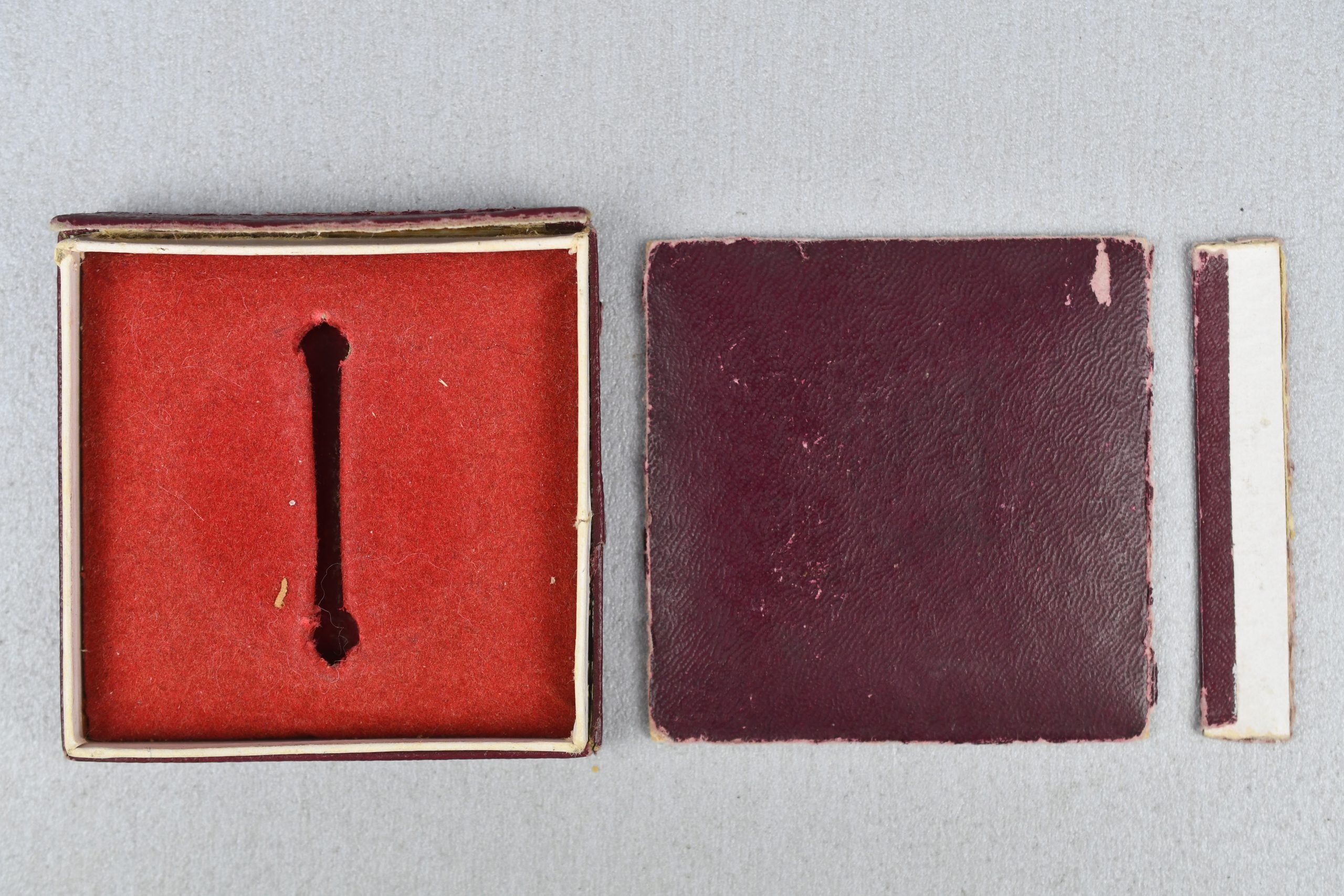 German silver grade wound badge in Buntmetall with box — image 3