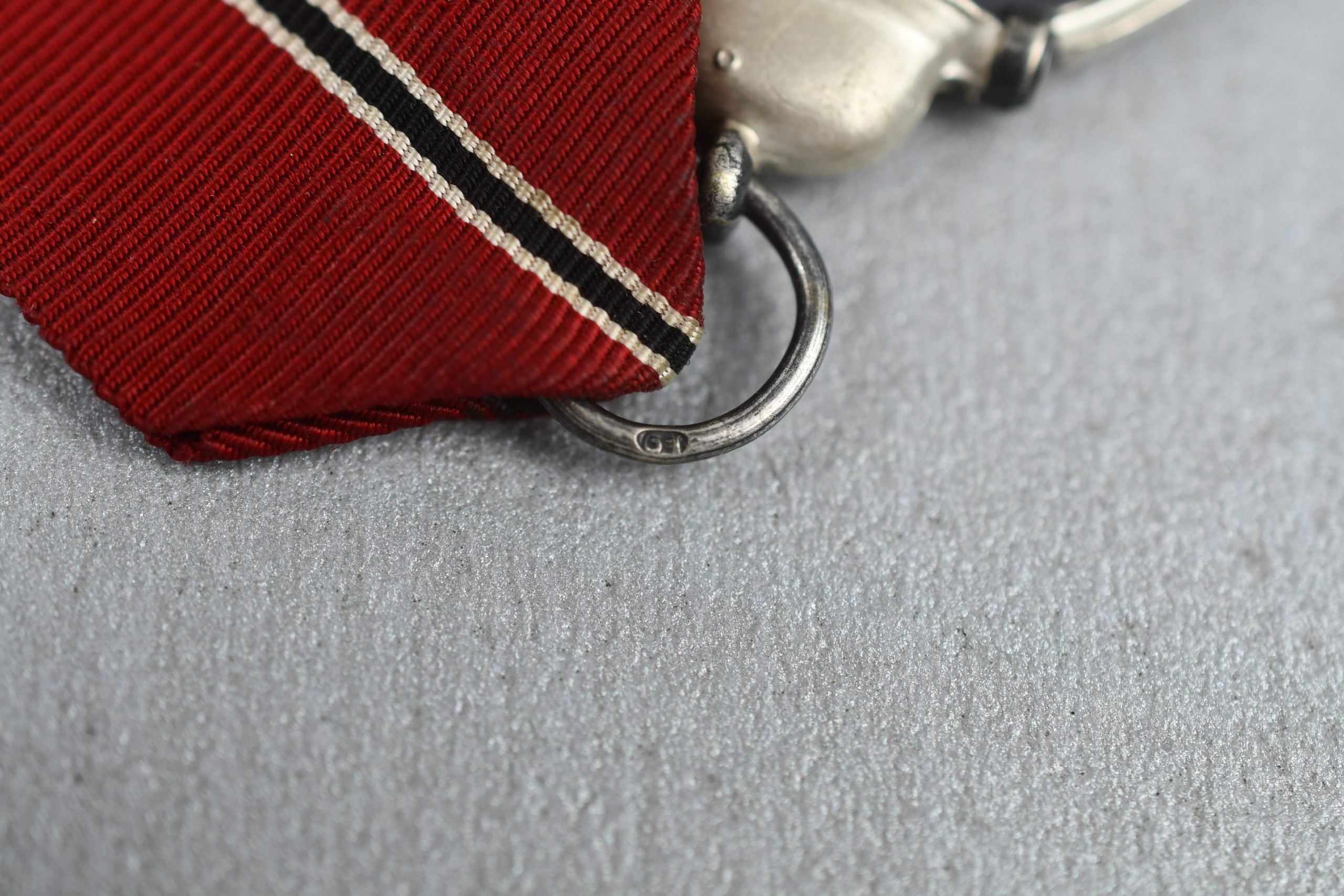 MINT Eastern Front Medal 'Ostmedaille'by '61' R. Karnet — image 3