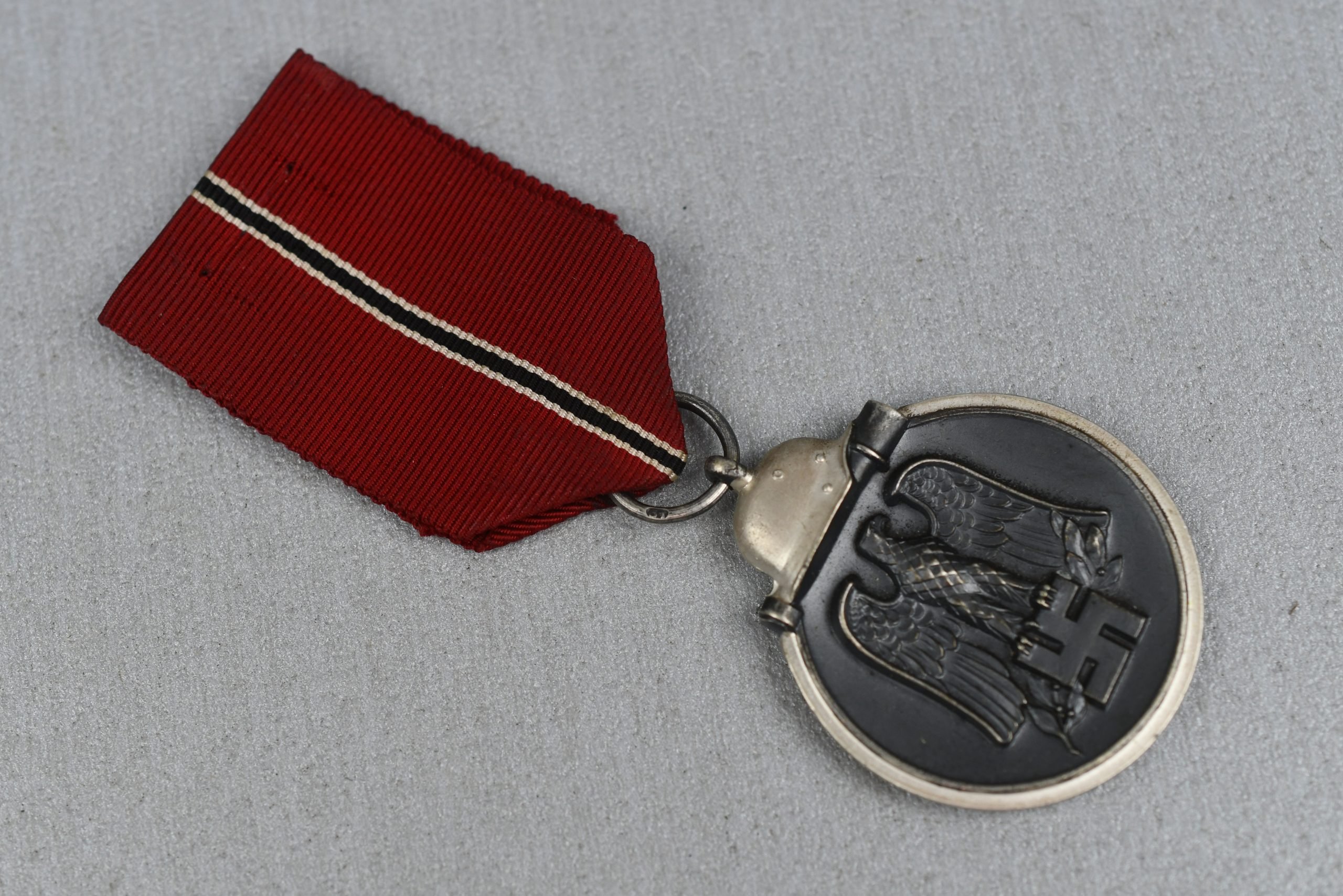 MINT Eastern Front Medal 'Ostmedaille'by '61' R. Karnet — image 5