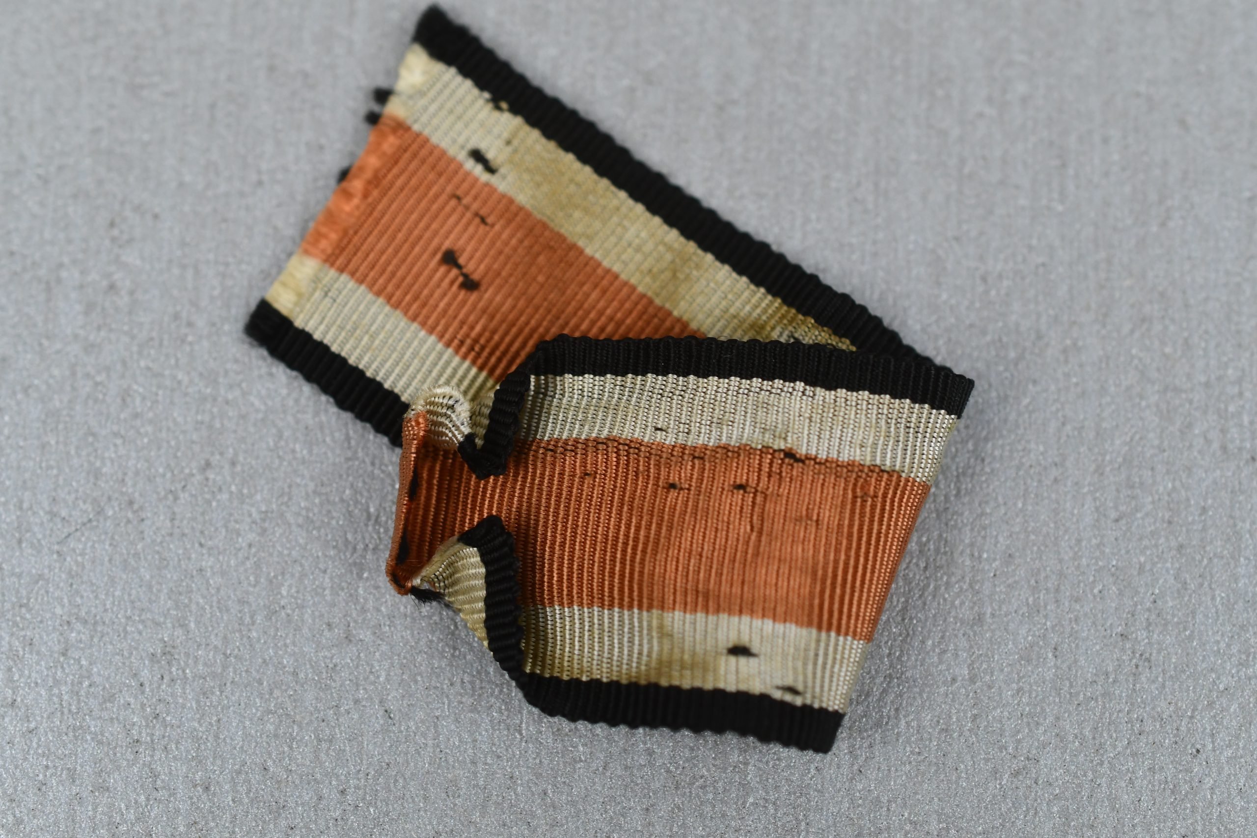 RARE 1939 Iron Cross 'orange' ribbon — image 2