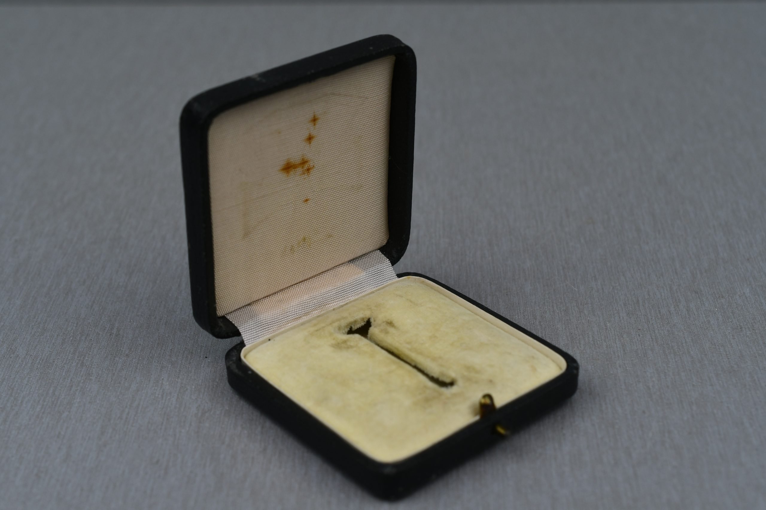 RARE Iron Cross first class Klein & Quenzer 'green' award box — image 5