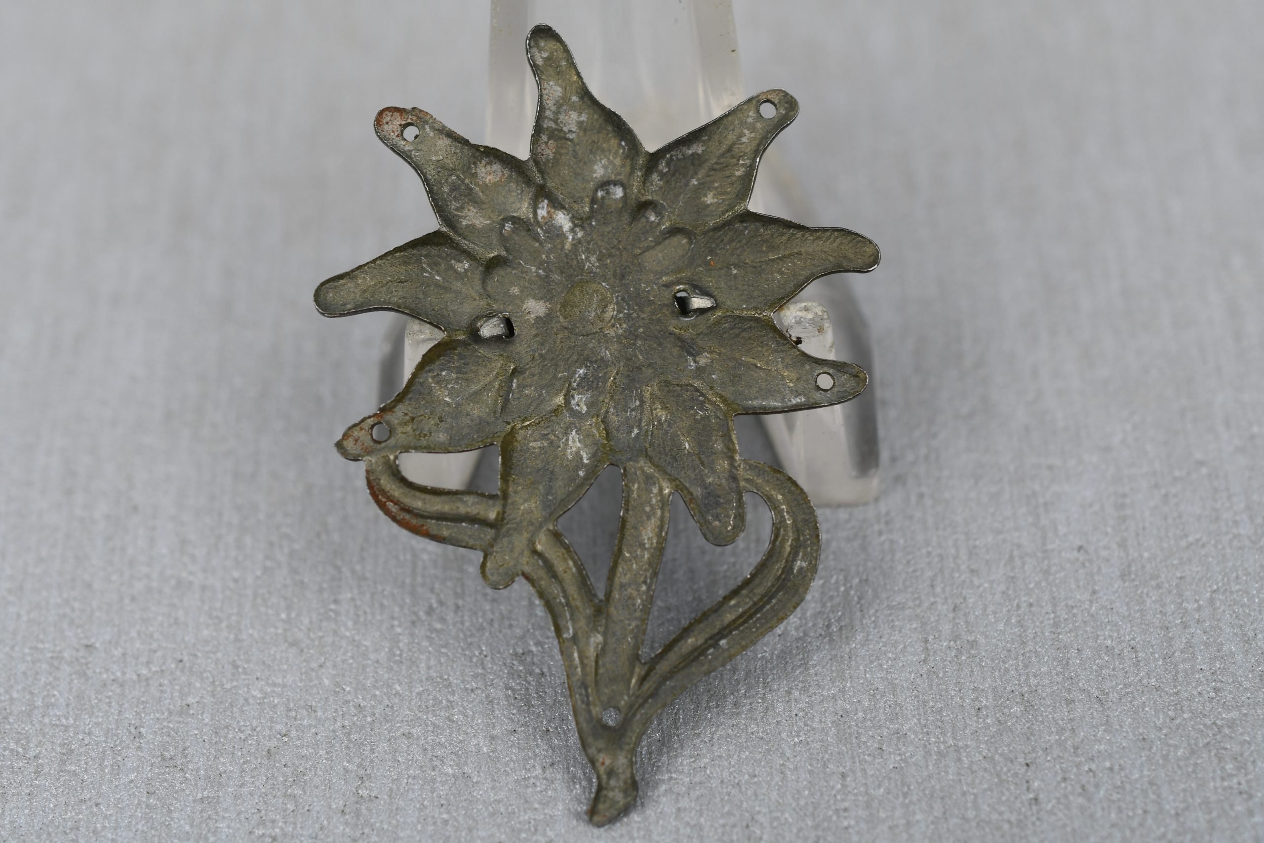 Army (Heer) Gebirgsjäger mountain cap edelweiss badge by F&B — image 2