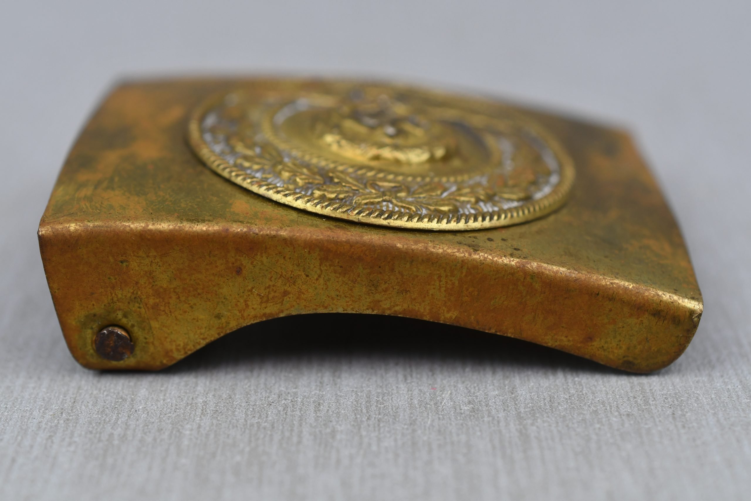 Early brass SA belt buckle — image 4