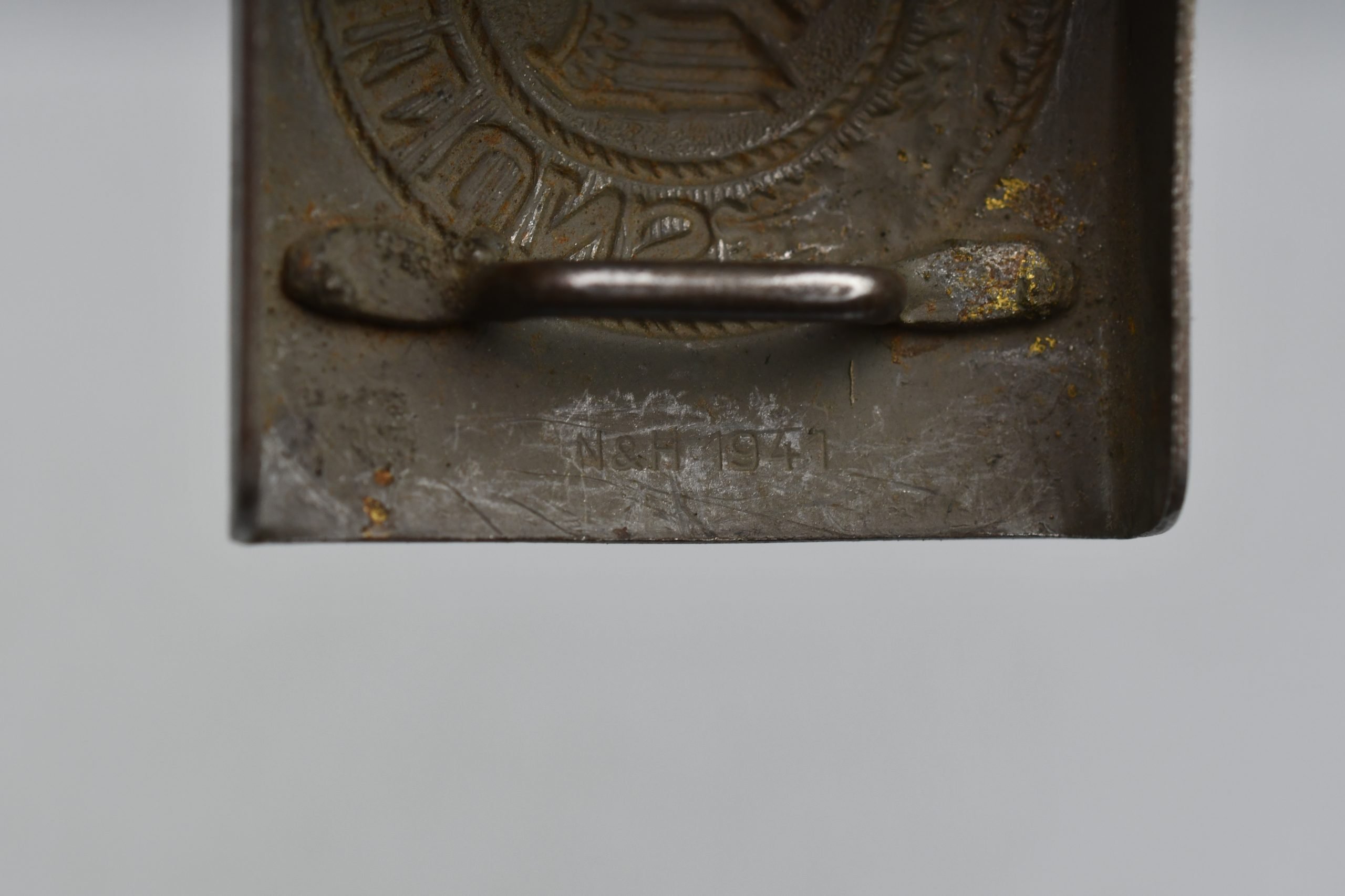 Steel army (Heer) belt buckle with black leather tab by Noelle & Hueck 1942 — image 6