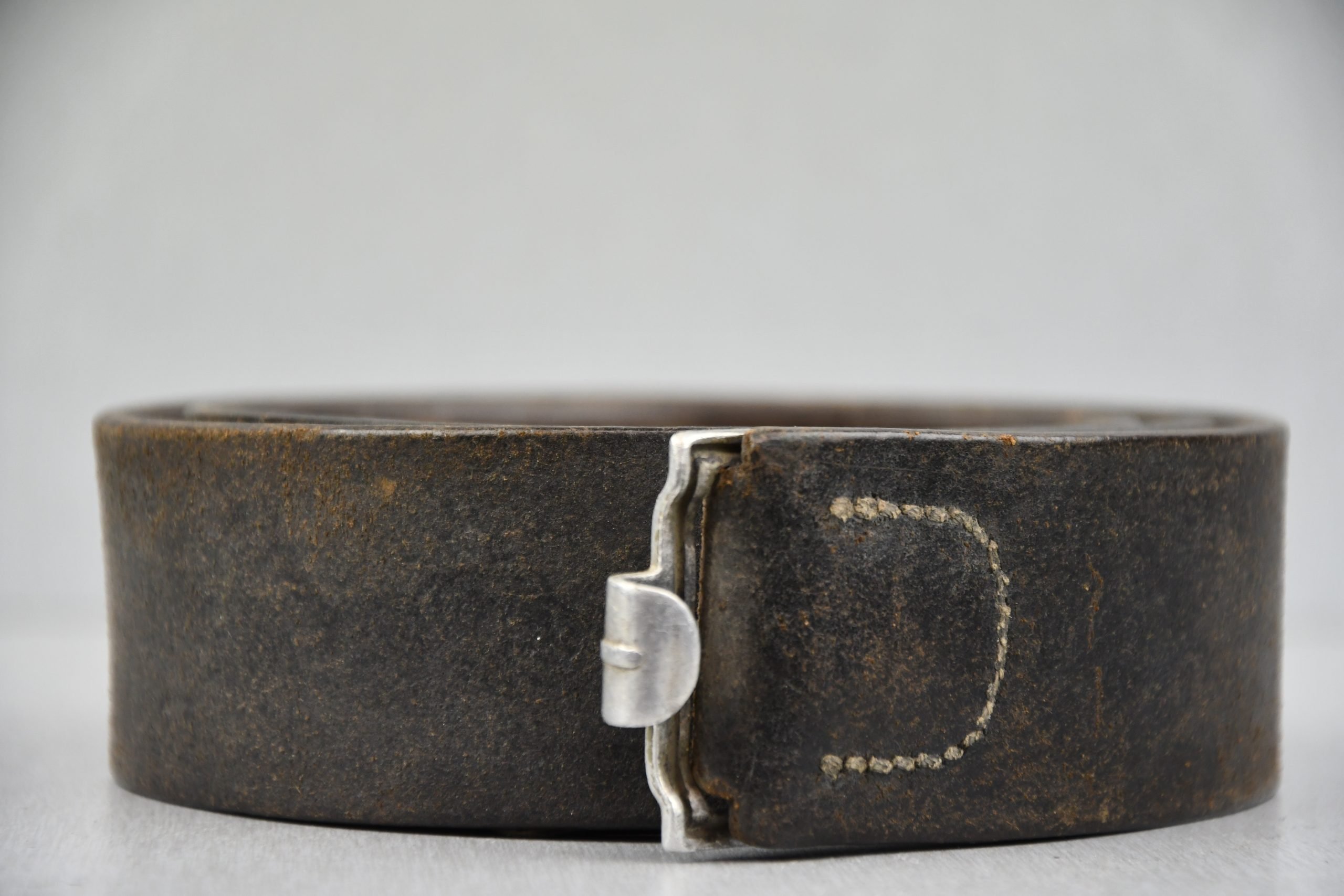 Early Wehrmacht leather equipment belt with aluminum hook 1938 — image 3