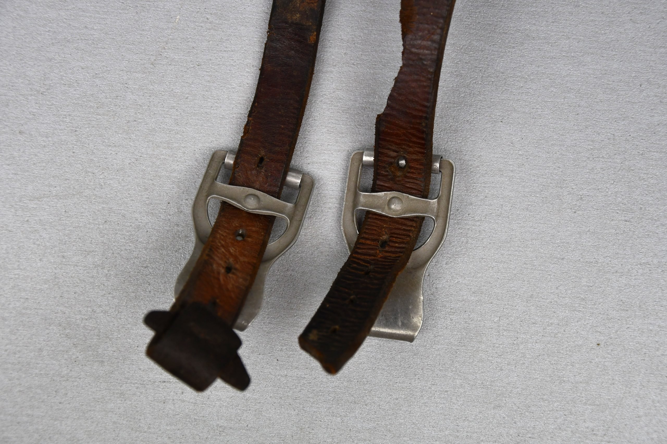 Early Luftwaffe brown leather Y-strap 'Koppeltragegestell'1939 'LBA' — image 4