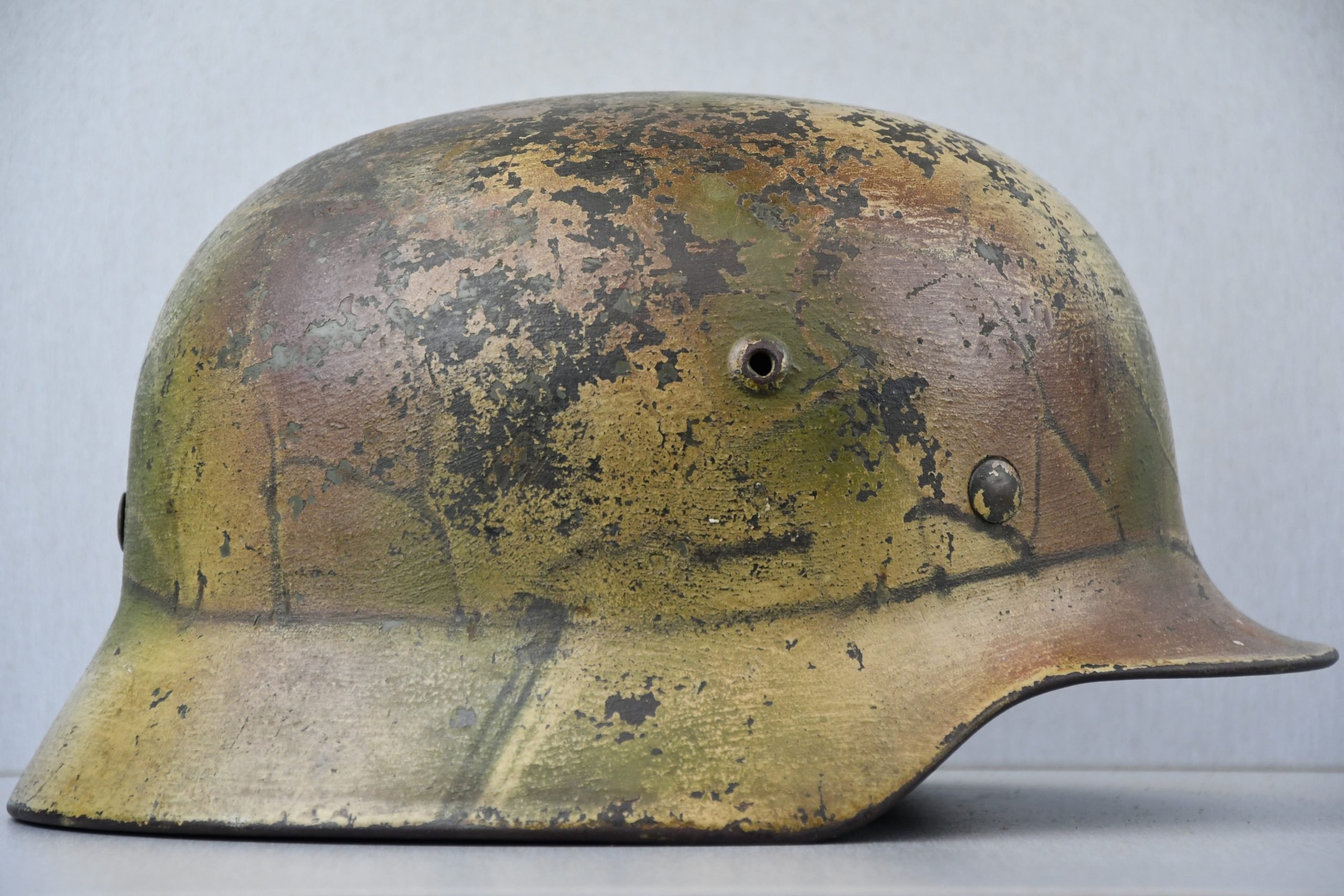 M35 army (Heer) double decal three tone 'Normandy' ex-chicken wire camouflage helmet Q66 — image 5