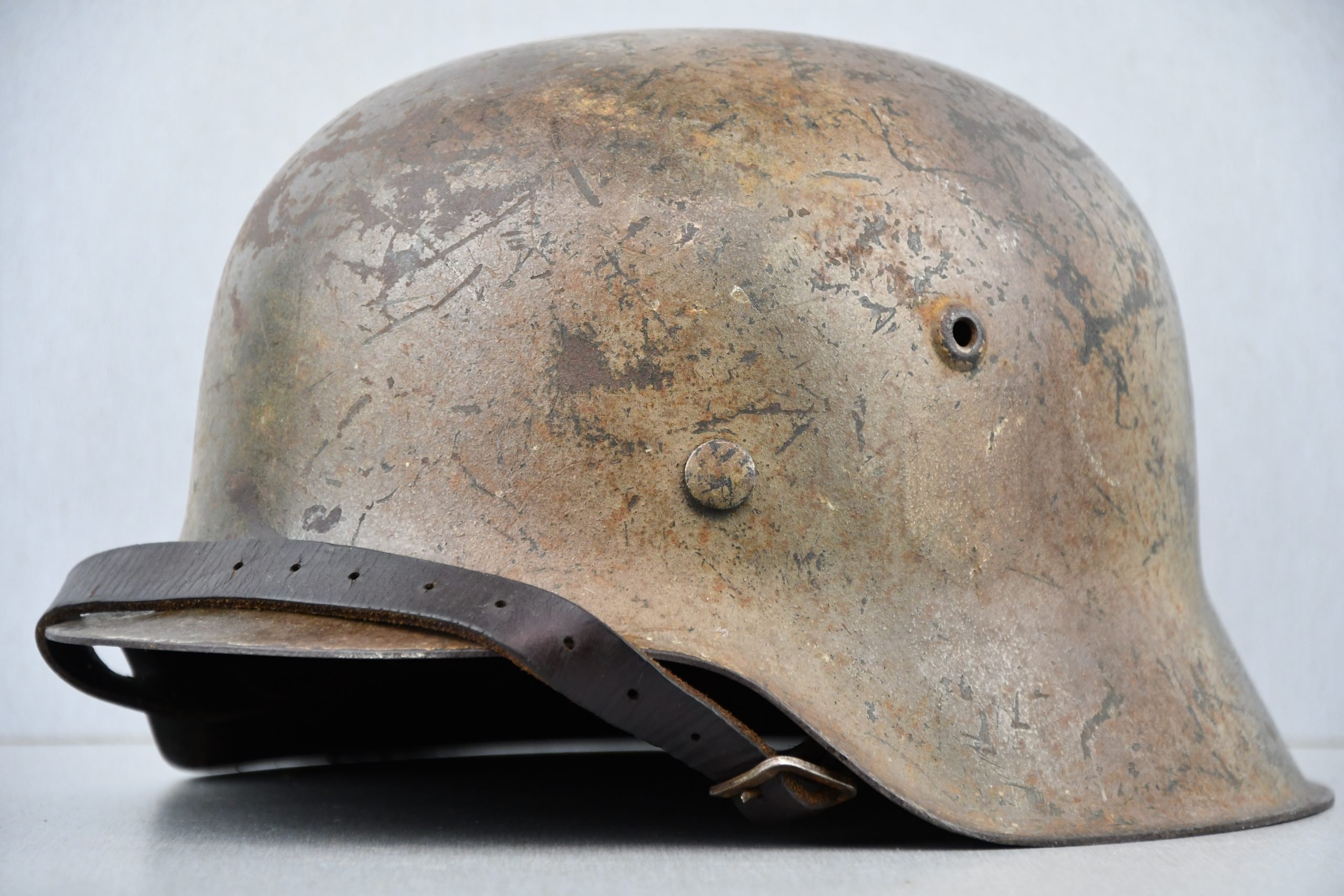 M42 army (Heer) single decal three tone 'Normandy' camouflage helmet hkp64 — image 2