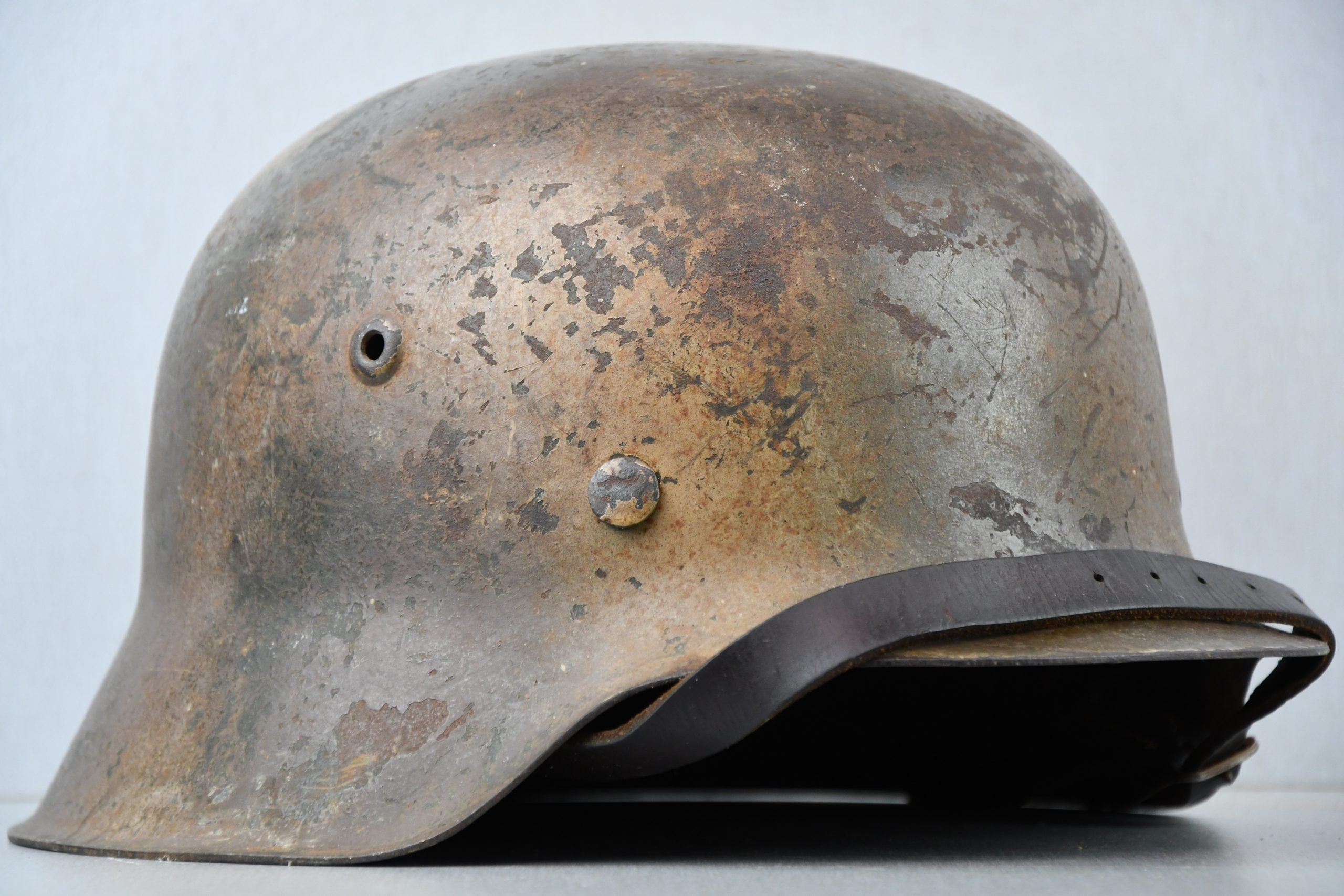 M42 army (Heer) single decal three tone 'Normandy' camouflage helmet hkp64 — image 4