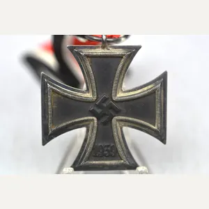 Iron Cross second class 1939 by '122' J.J. Stahl
