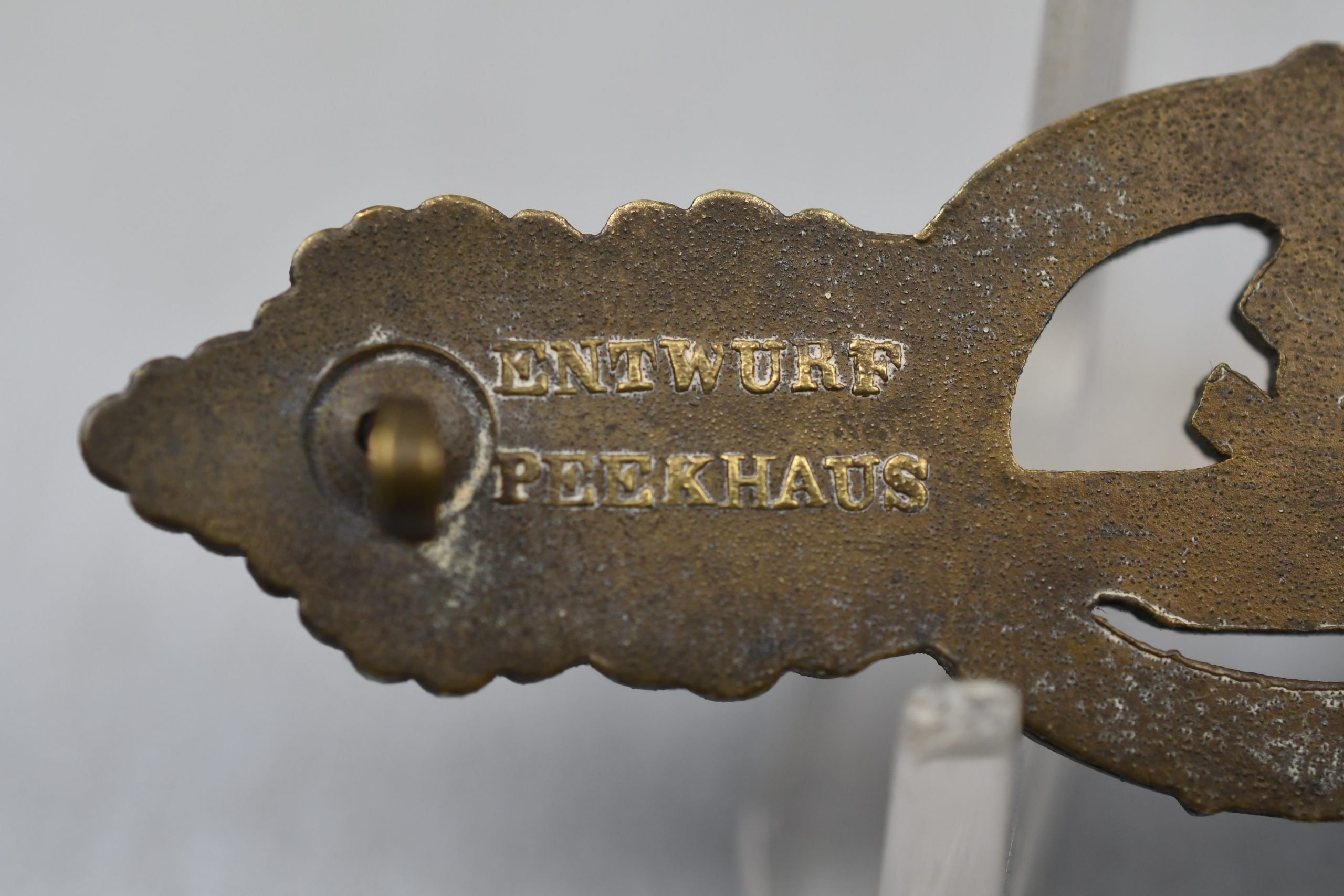 MINT Kriegsmarine U-Boat front clasp in bronze by Schwerin Berlin — image 3