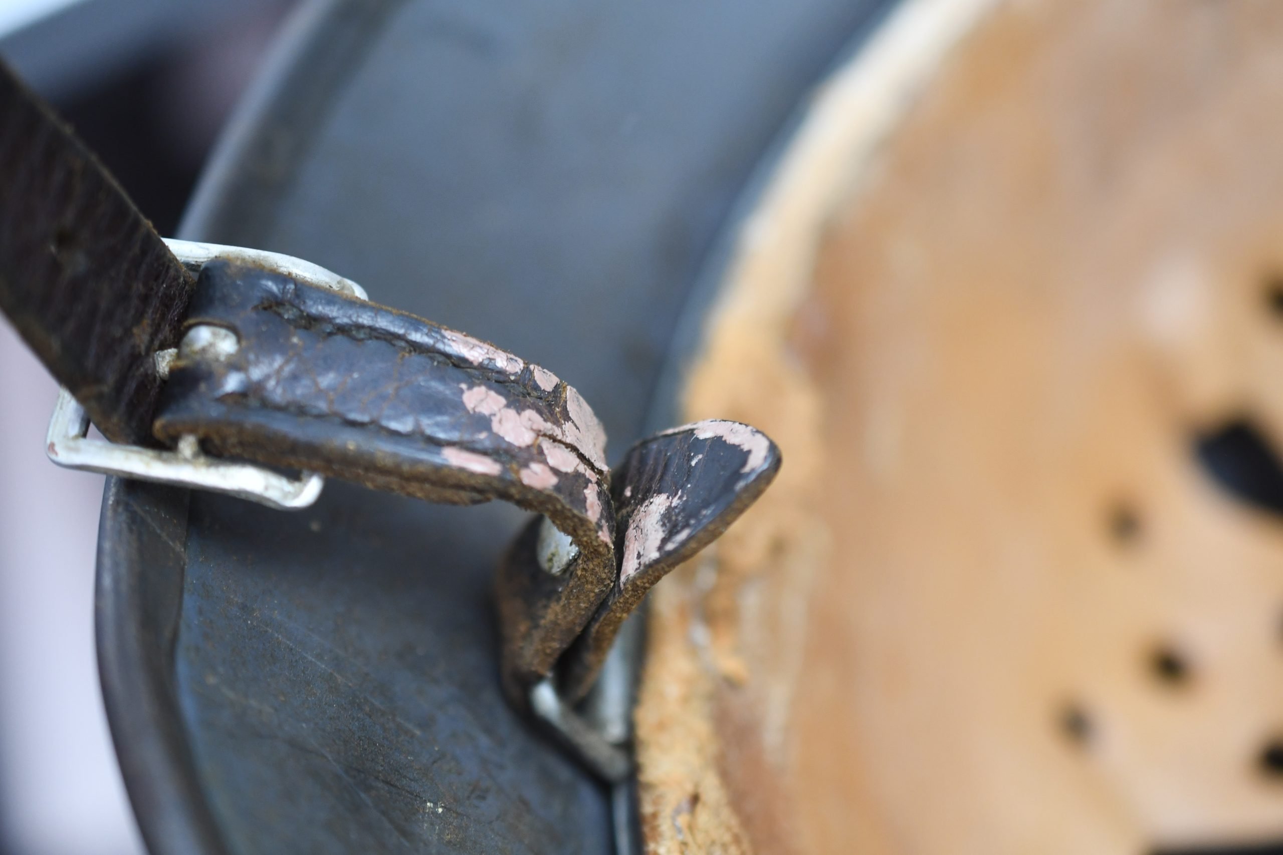 M40 Luftwaffe single decal steel helmet Q64 — image 17