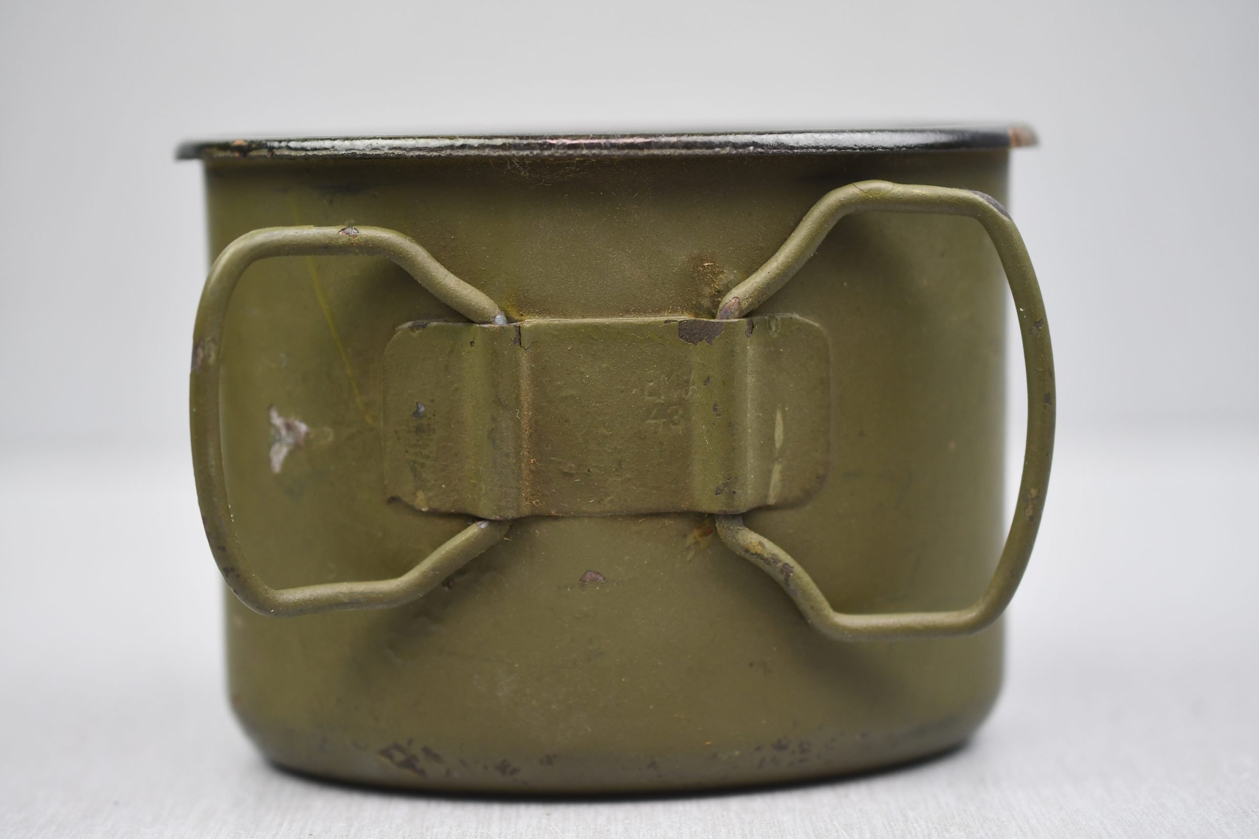 Late war M31 Wehrmacht canteen with rare blue enameled cup by AEMA 1943 — image 5