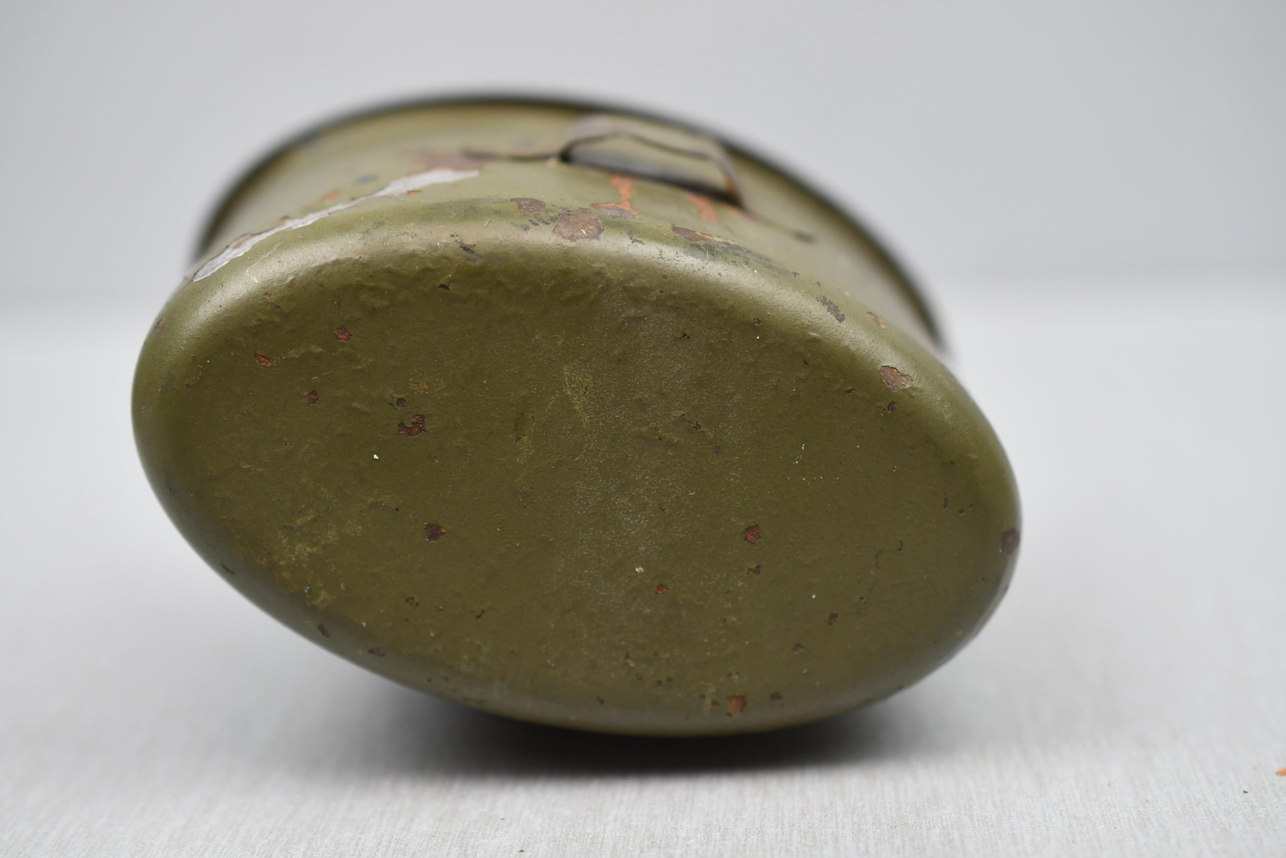 Late war M31 Wehrmacht canteen with rare blue enameled cup by AEMA 1943 — image 8