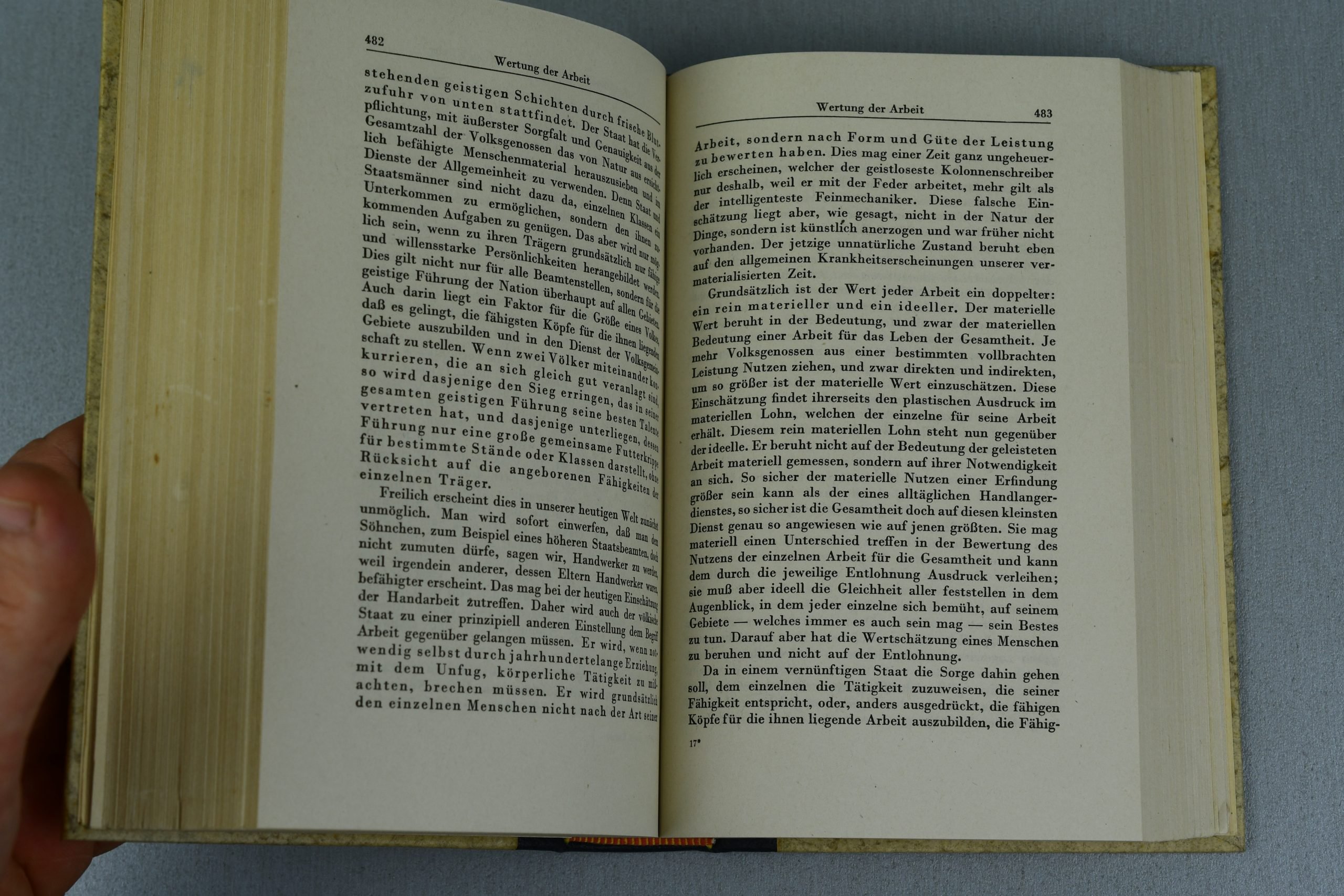 Late war Adolf Hitler's Mein Kampf wedding edition book 'Kriegs-Ausgabe' with block letters — image 11