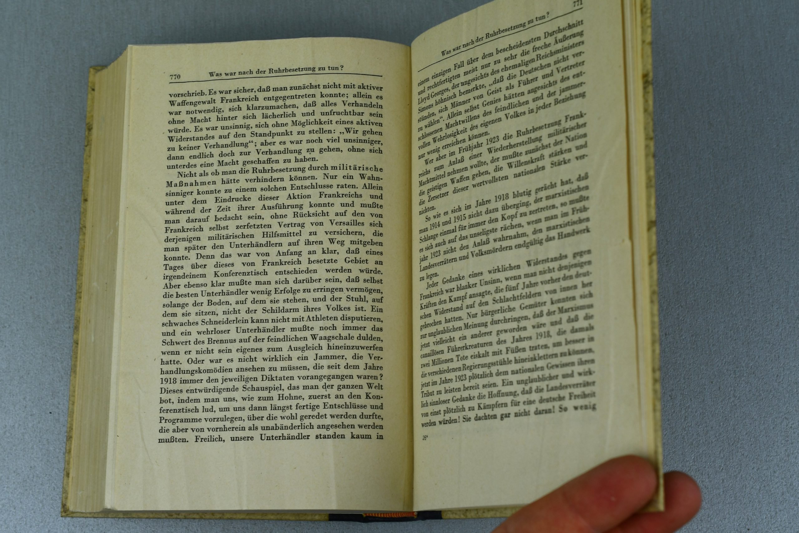 Late war Adolf Hitler's Mein Kampf wedding edition book 'Kriegs-Ausgabe' with block letters — image 12