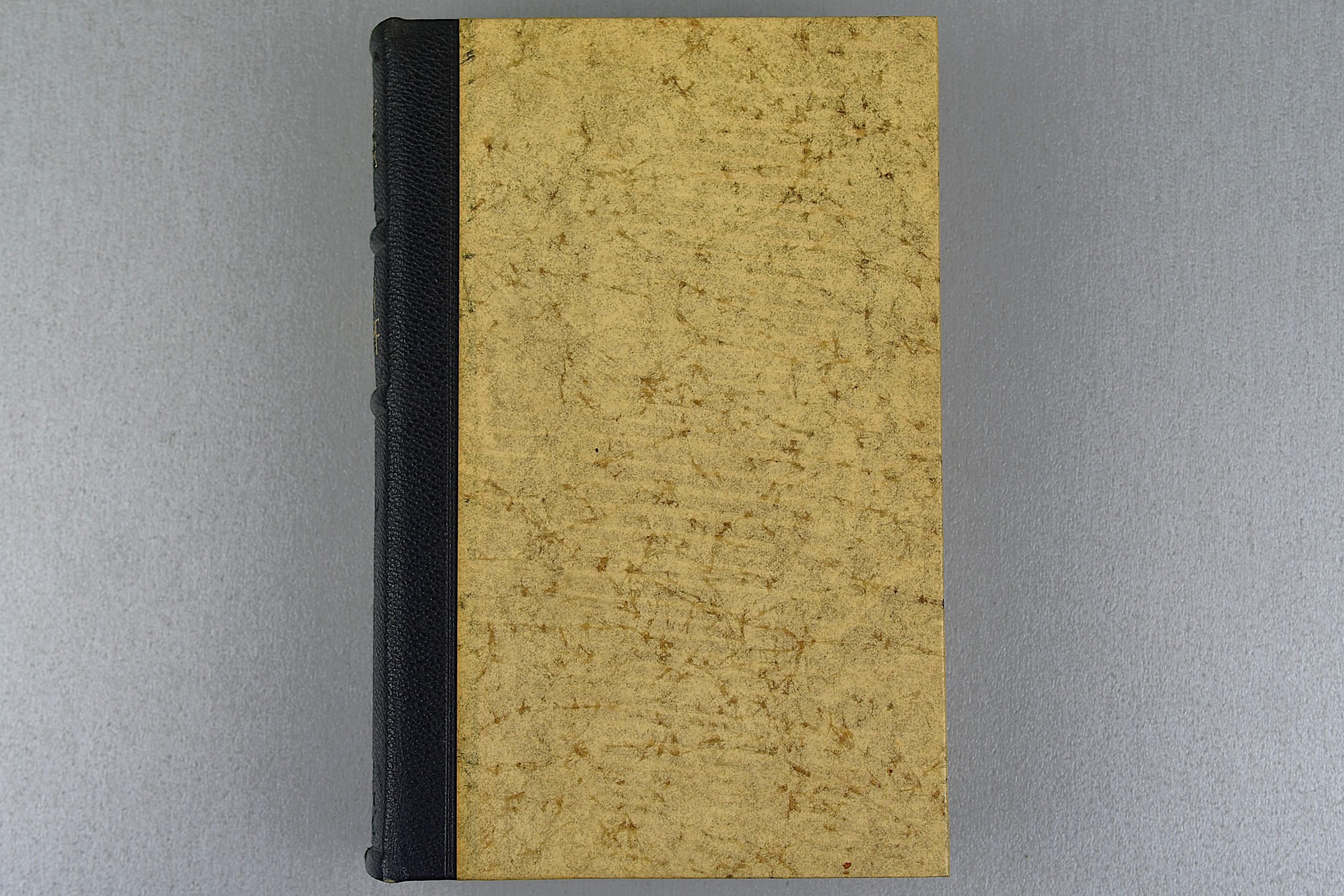 Late war Adolf Hitler's Mein Kampf wedding edition book 'Kriegs-Ausgabe' with block letters — image 3