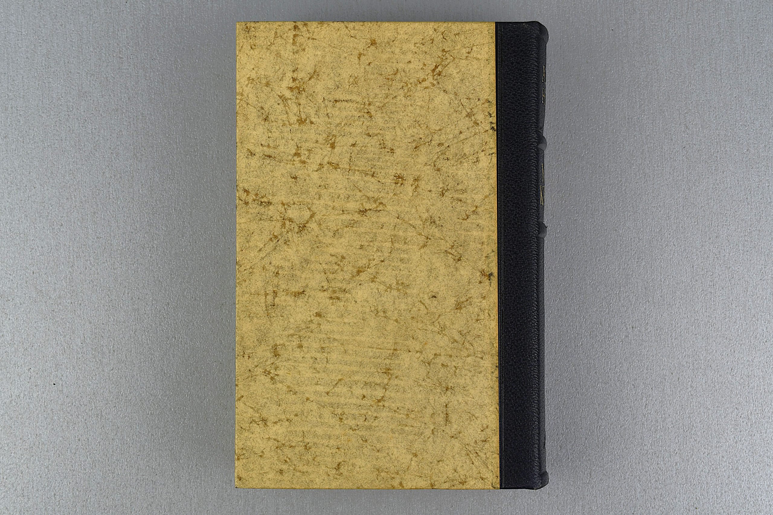 Late war Adolf Hitler's Mein Kampf wedding edition book 'Kriegs-Ausgabe' with block letters — image 5