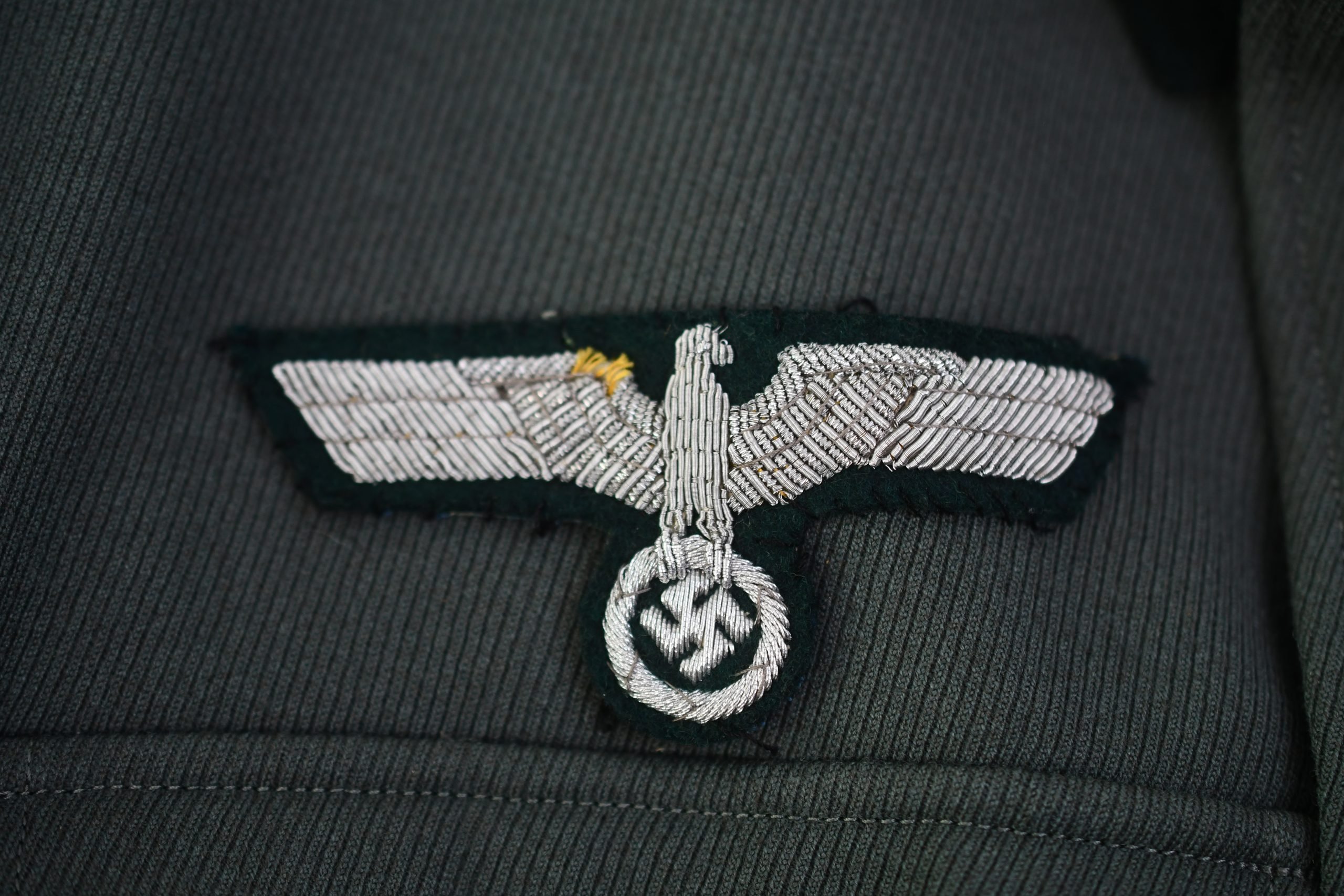 M36 army (Heer) artillery officer tunic for a Leutnant 1943 — image 7